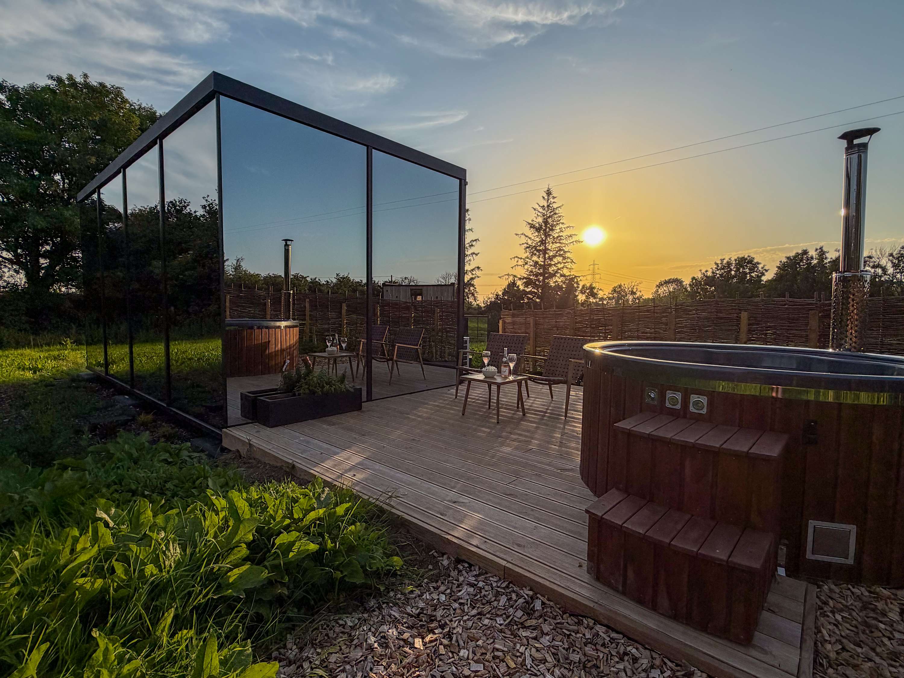 Mirror Cabin · Hot Tub & Sauna · Anglesey