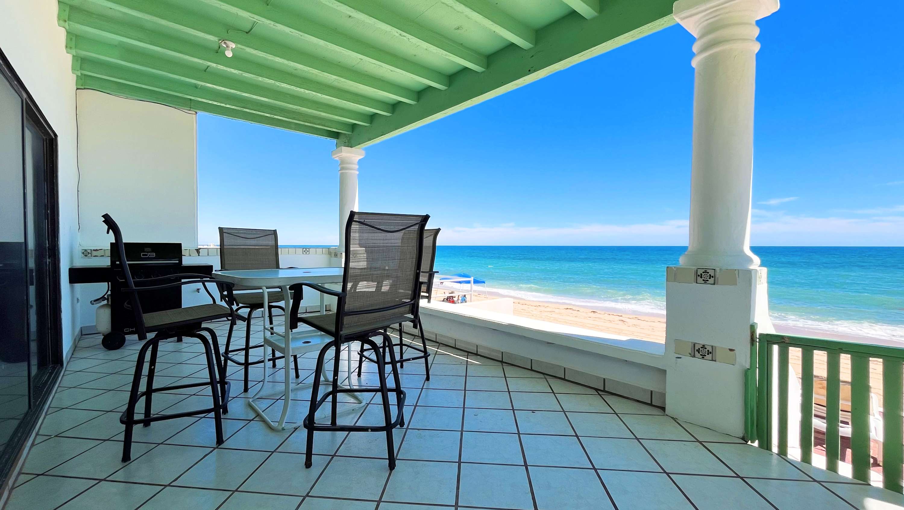 Comodo Condo Frente al Mar | Las Olas II 1