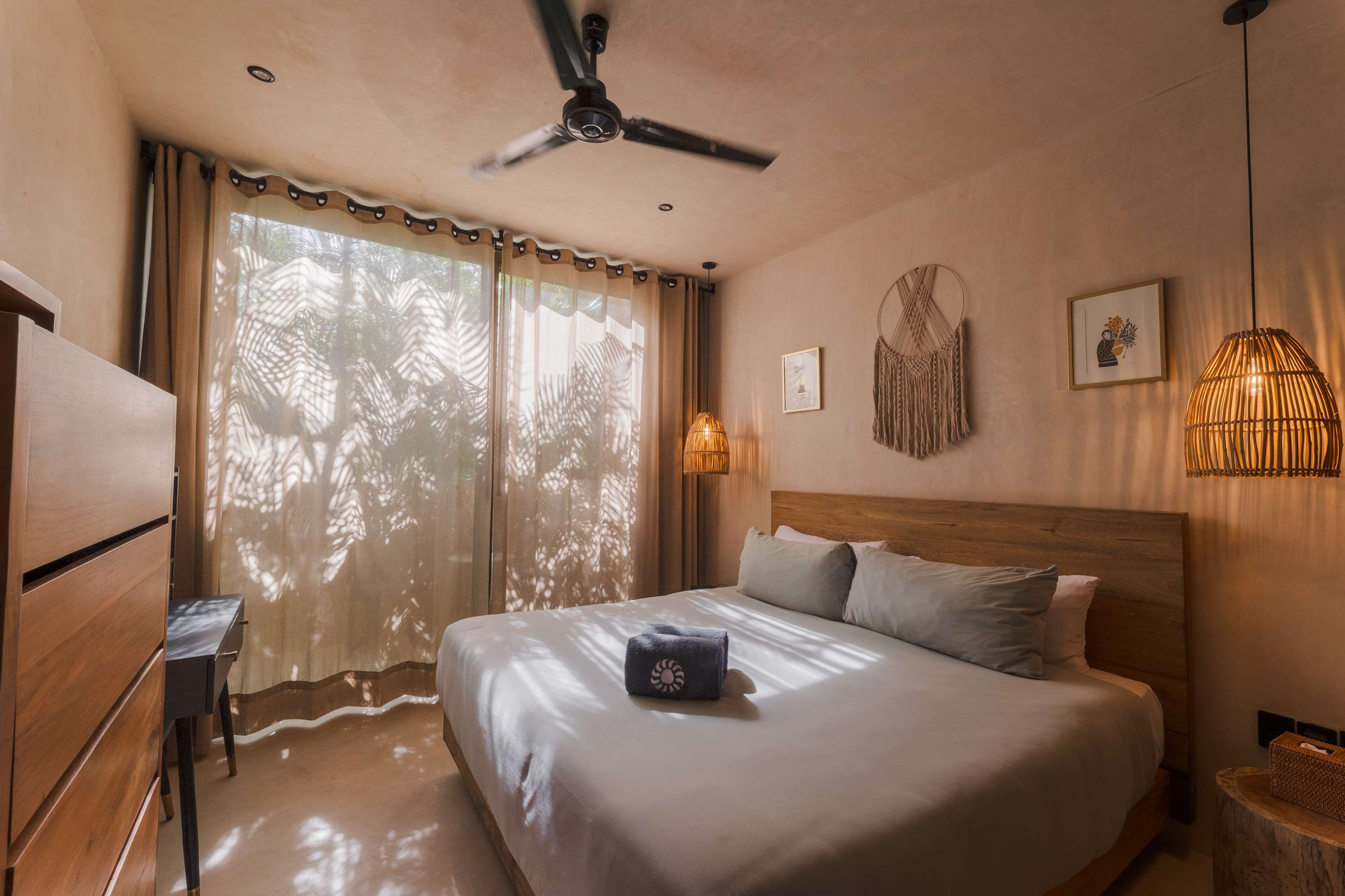 Lovely bedroom, spacious and beautifully illuminated with natural light, creating a warm and romantic atmosphere.
