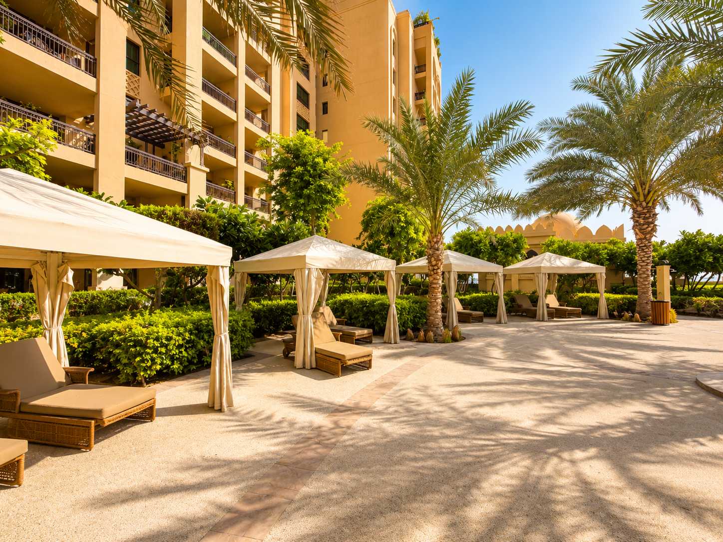 Sea View Beach Front Apartment Fairmont Palm - Image 33