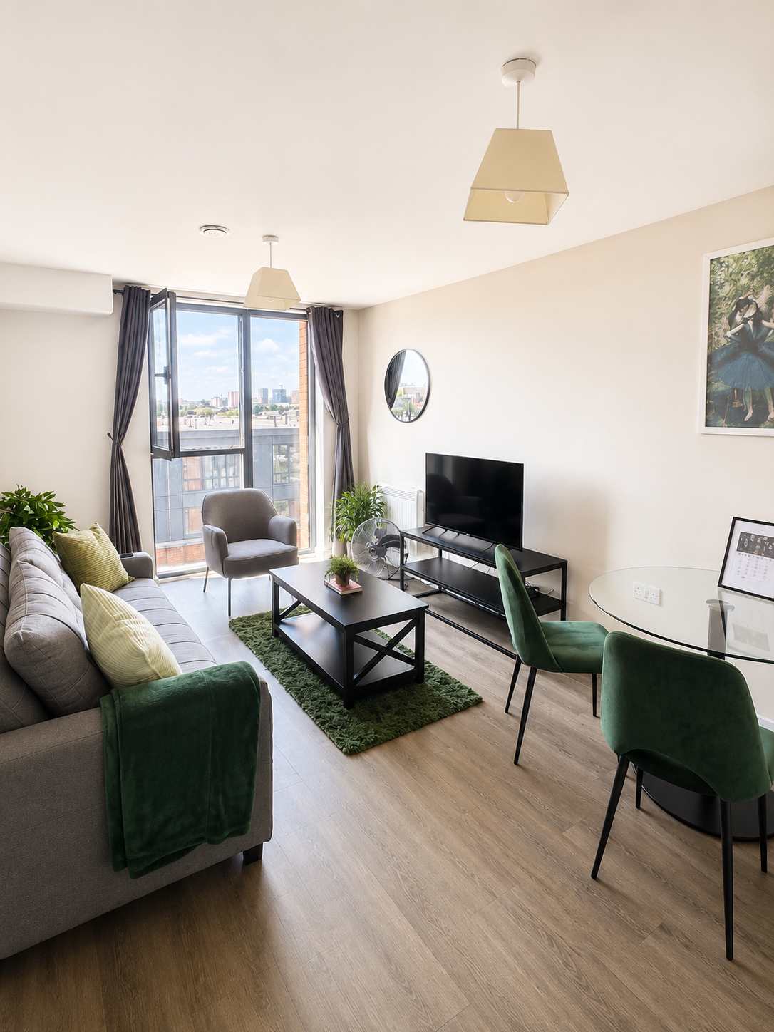 Spacious 2 Bed Apartment in Central Birmingham in 262 Bradford Street, B12 0AL Birmingham