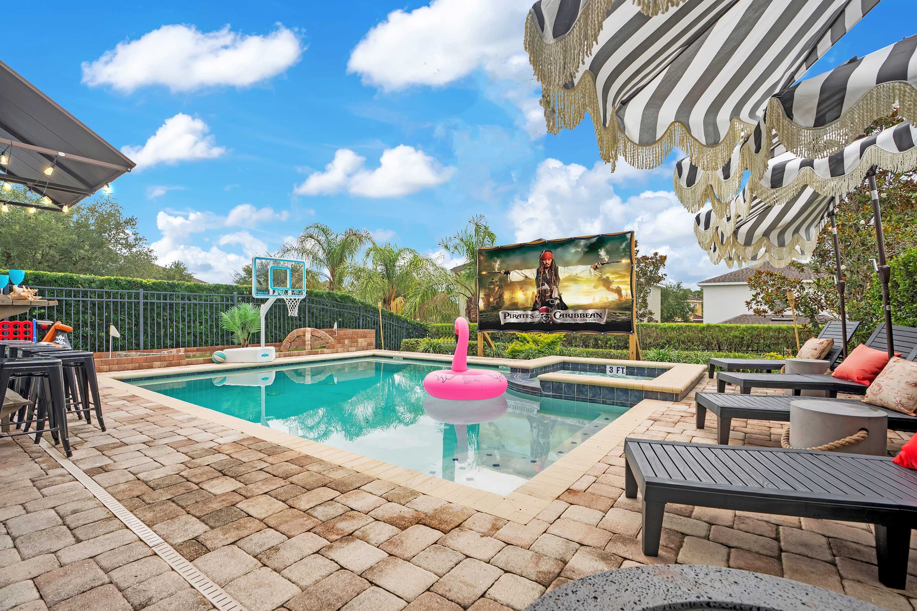 Themed 8BR retreat pool hot tub game room