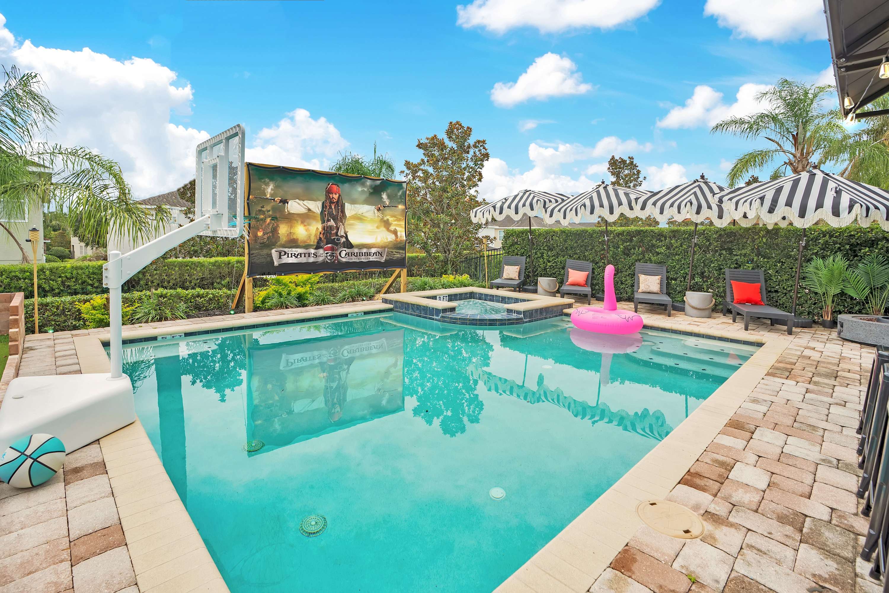Themed 8BR retreat pool hot tub game room