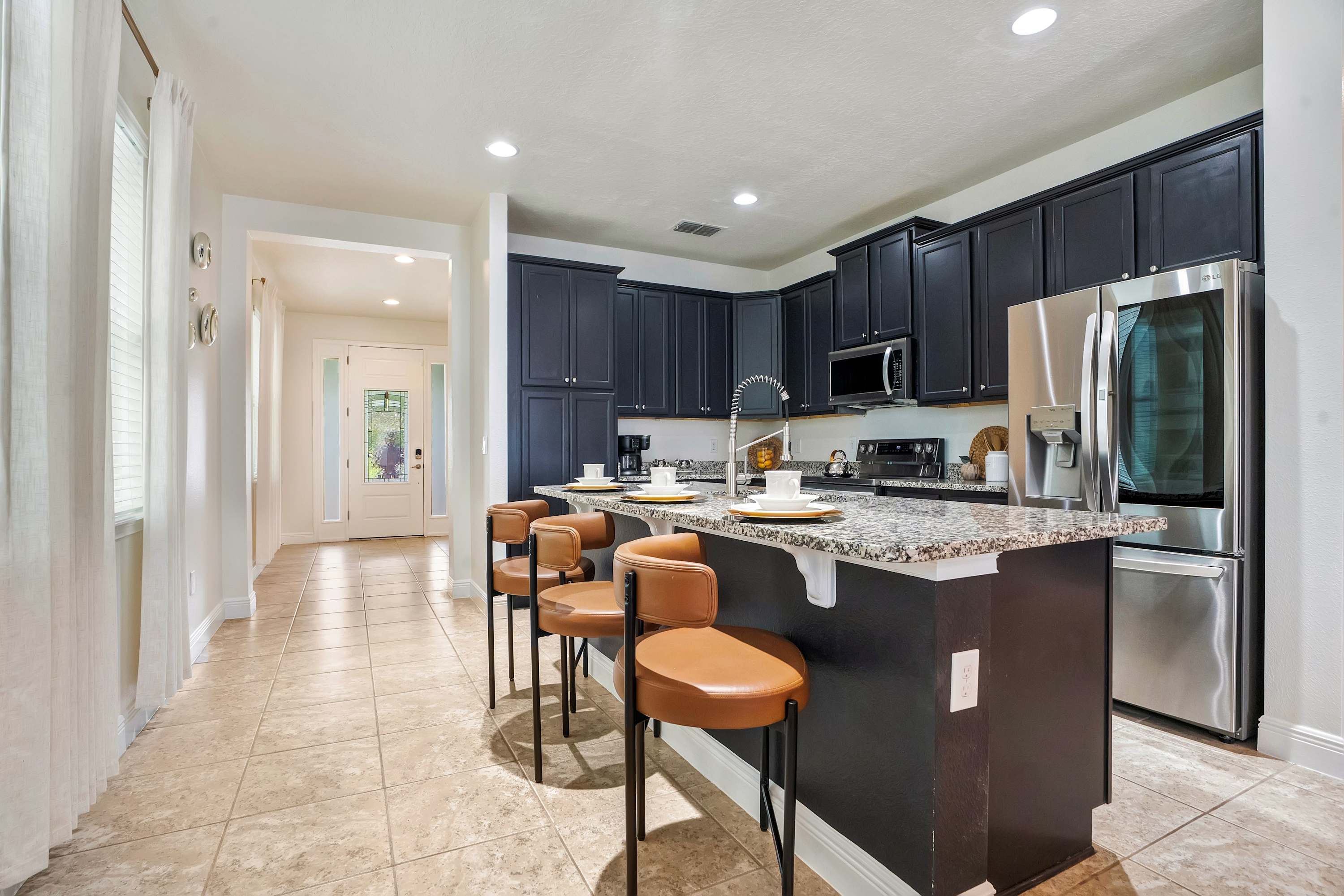 Themed 8BR retreat pool hot tub game room