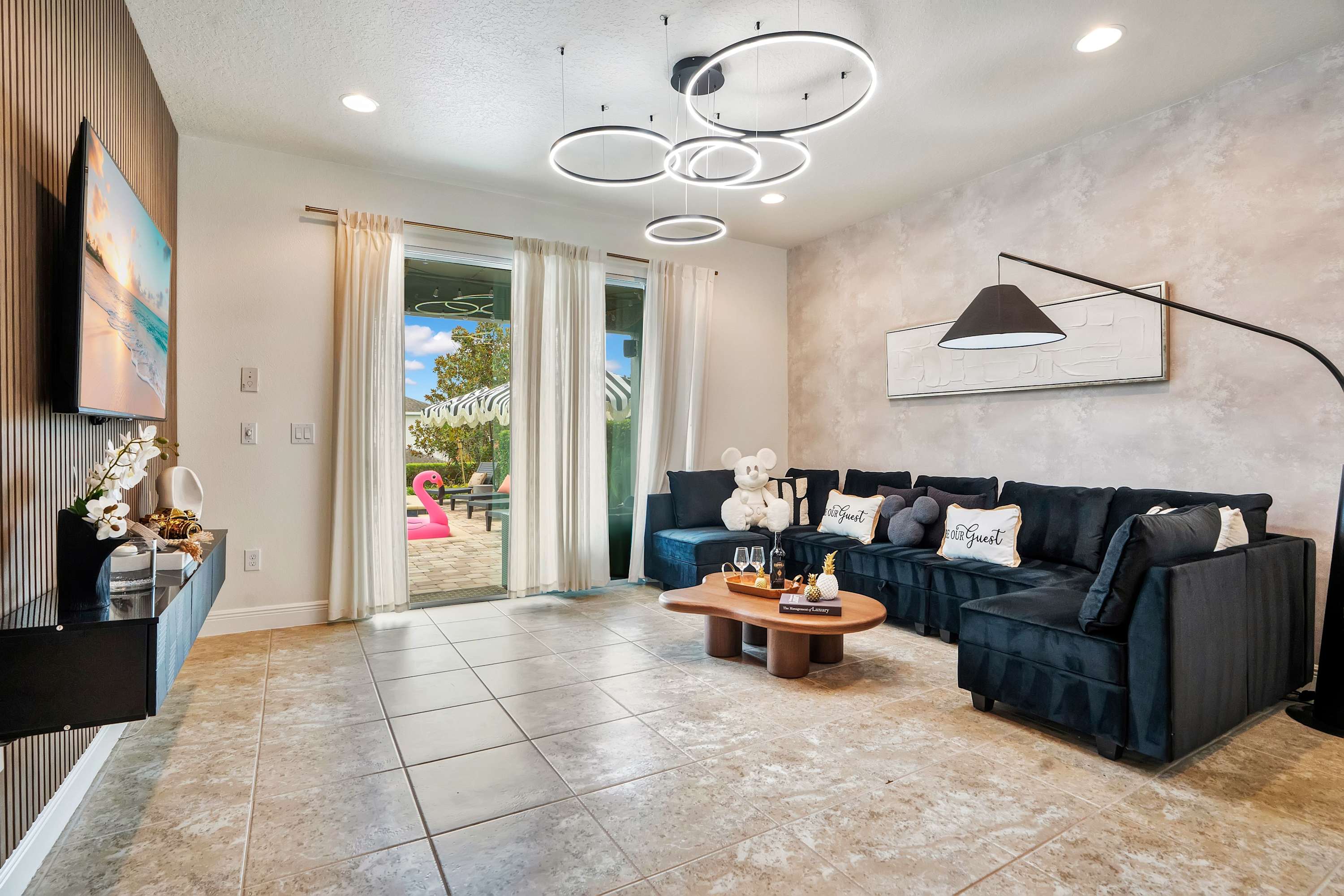 Themed 8BR retreat pool hot tub game room
