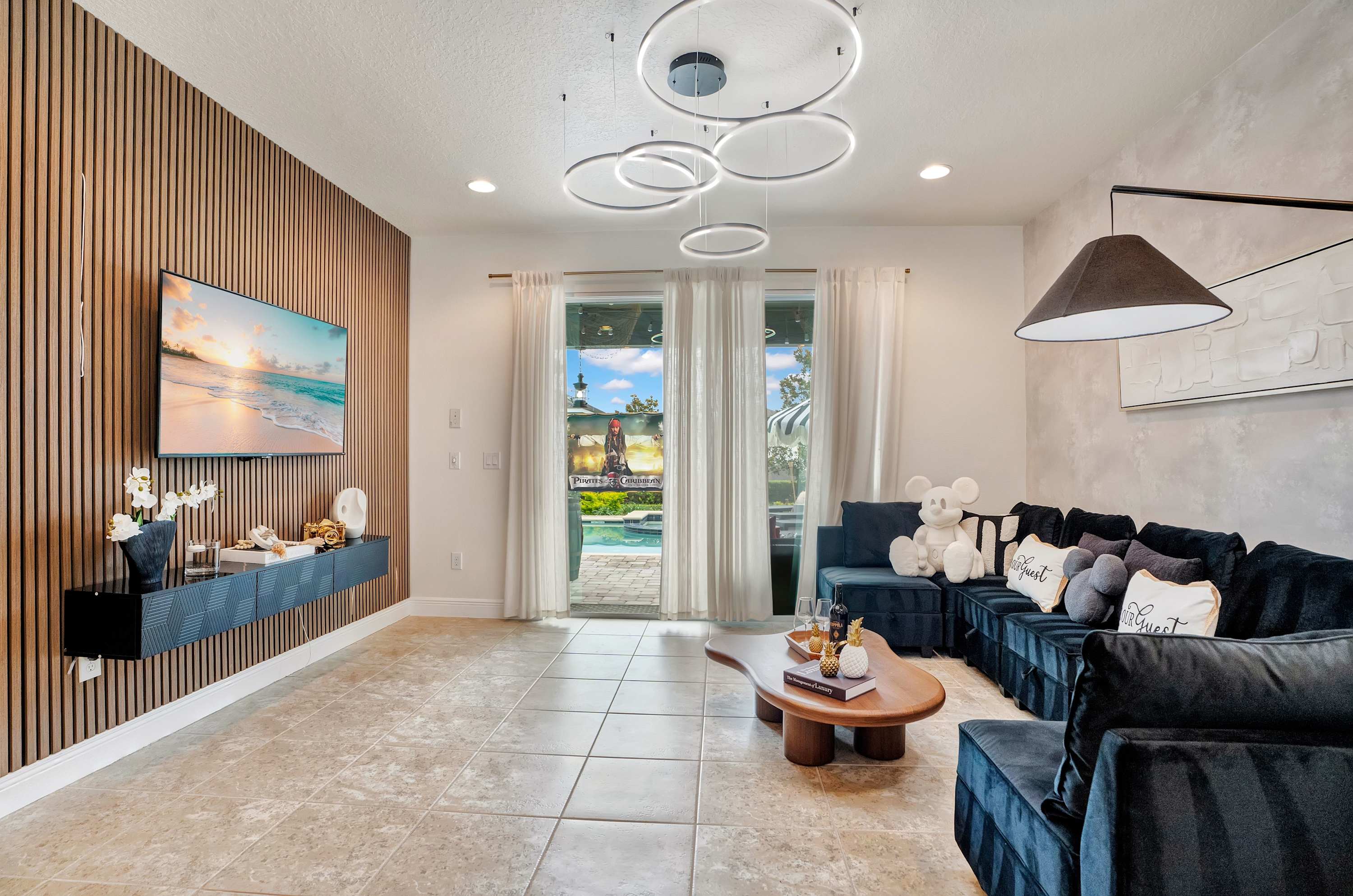Themed 8BR retreat pool hot tub game room