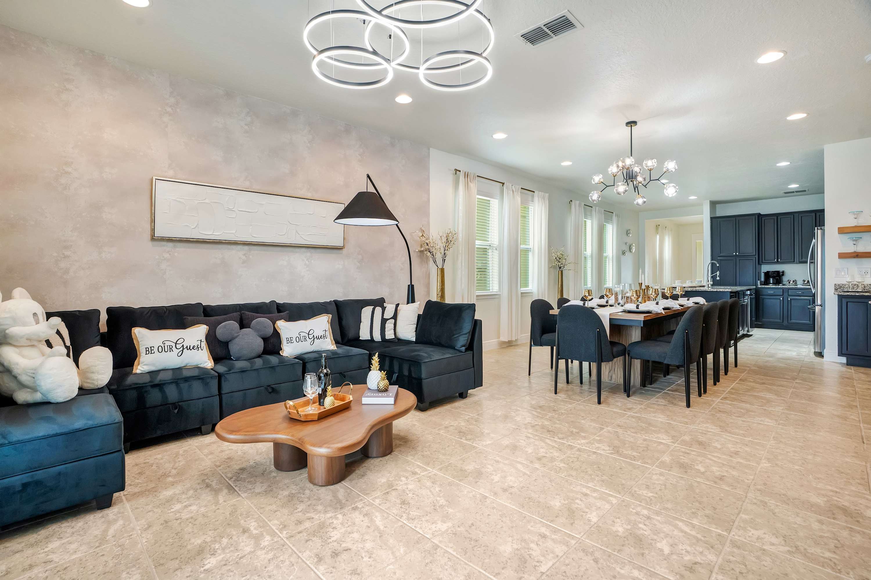 Themed 8BR retreat pool hot tub game room