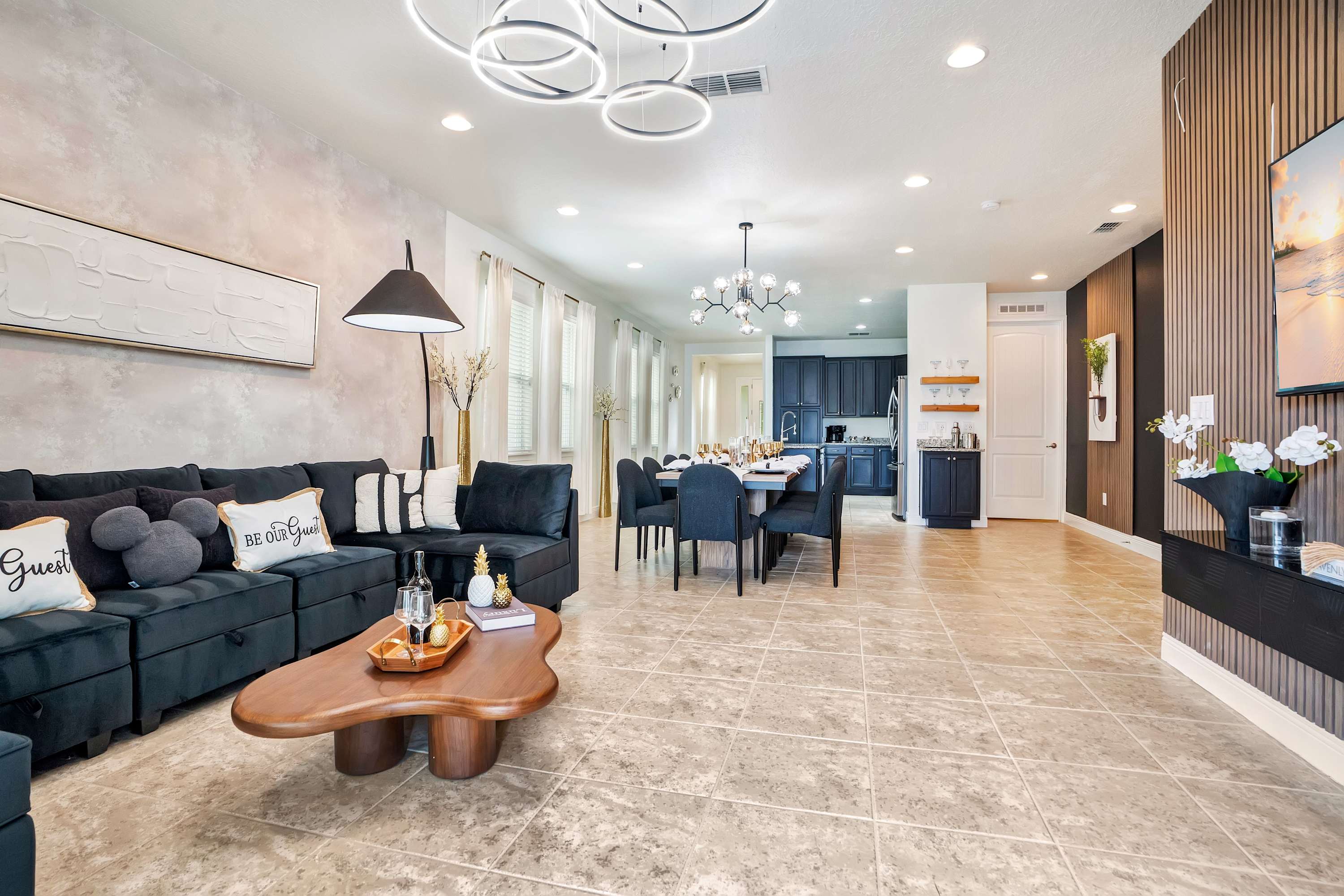 Themed 8BR retreat pool hot tub game room
