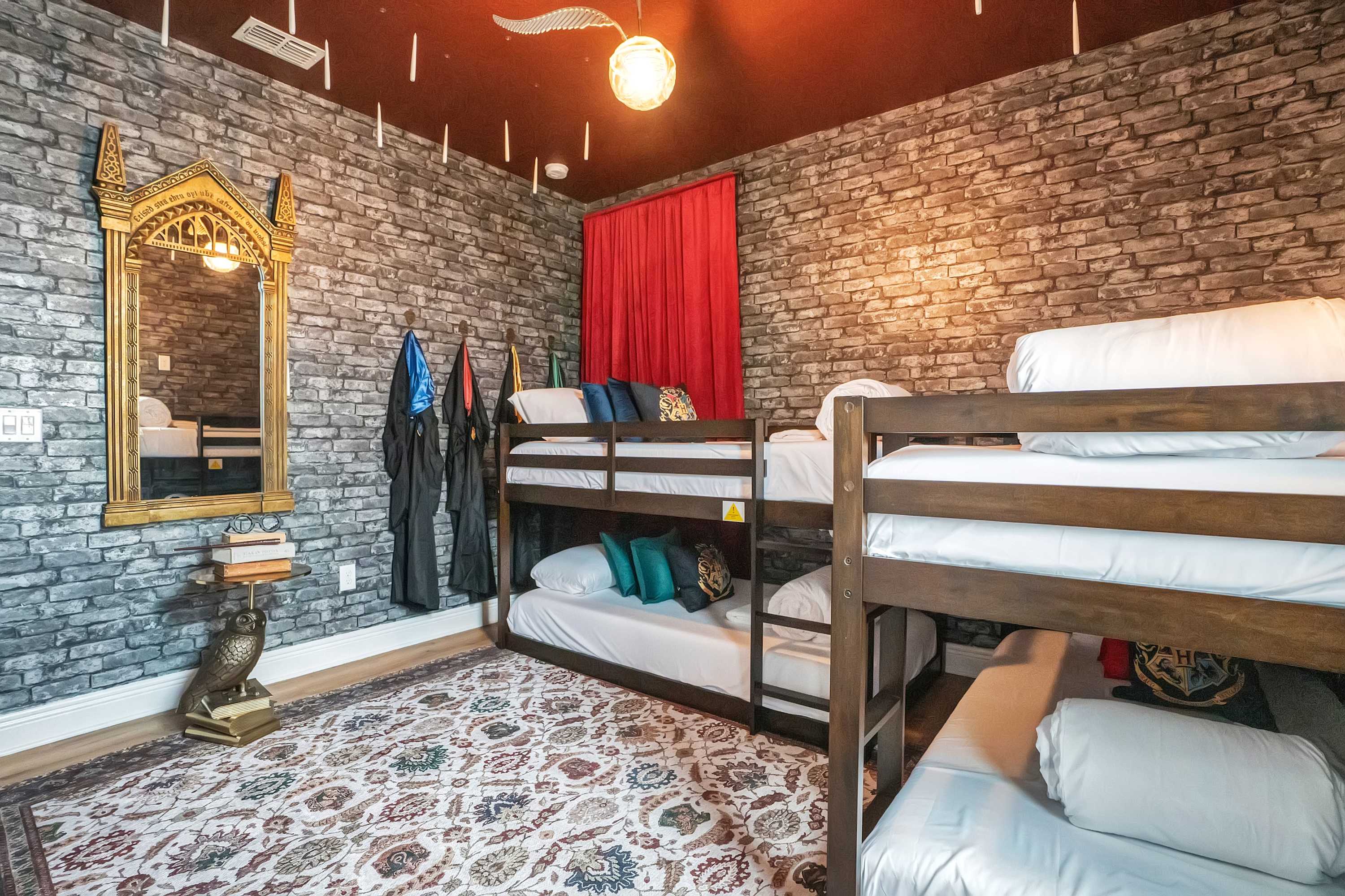 Themed 8BR retreat pool hot tub game room