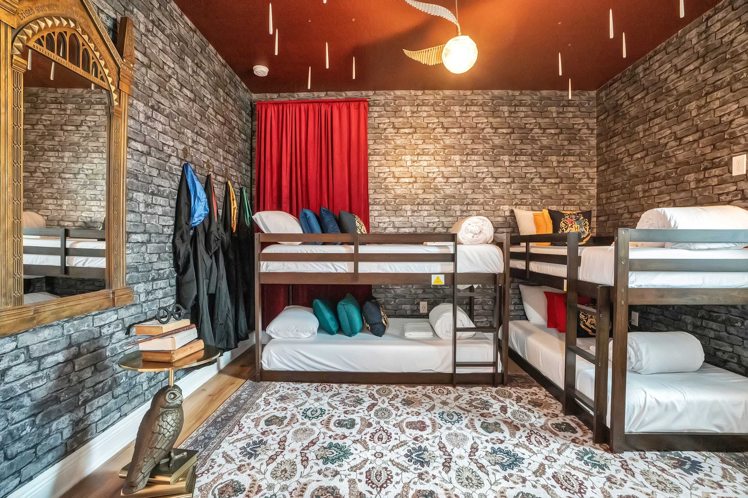 Themed 8BR retreat pool hot tub game room