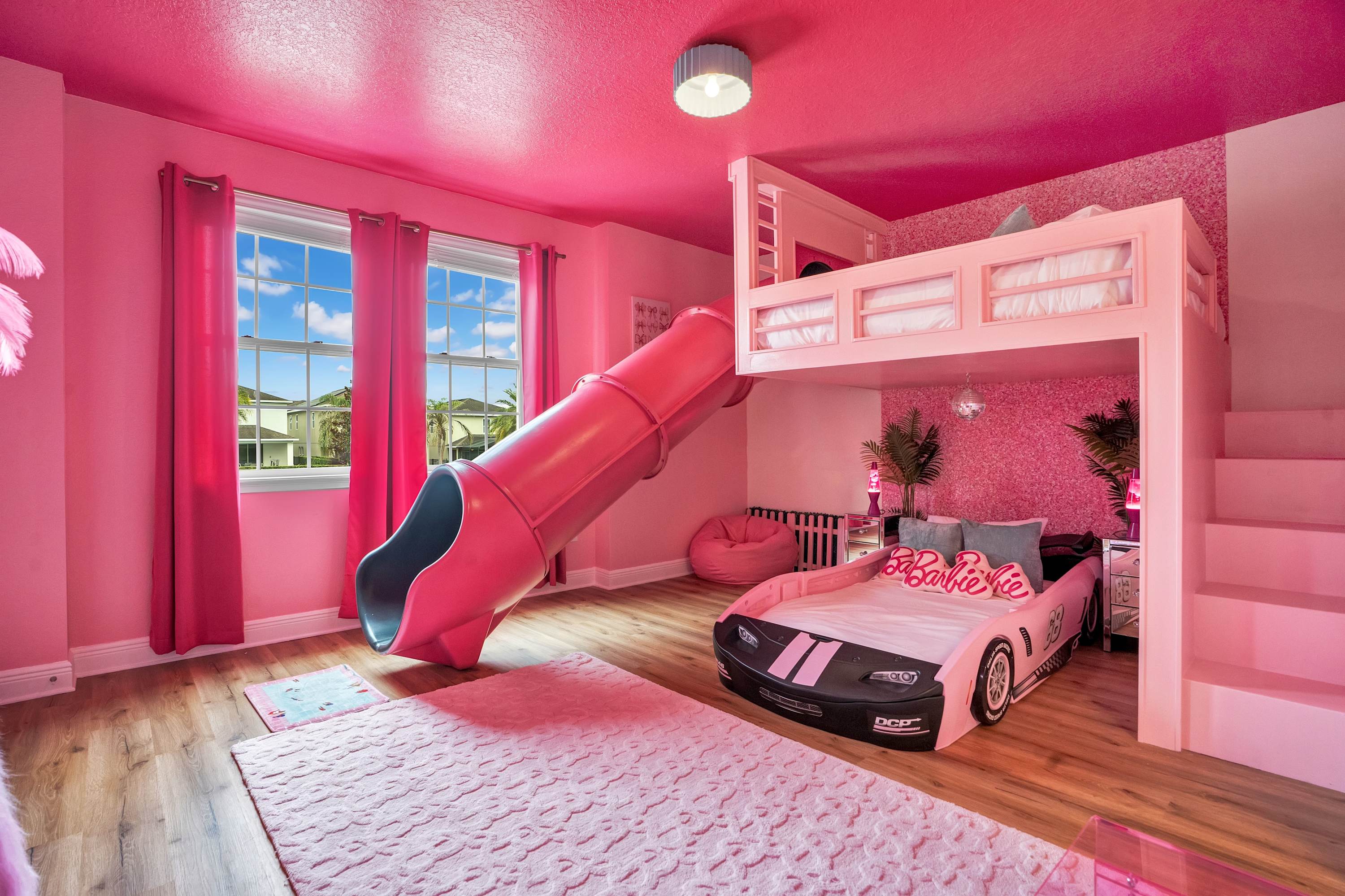 Themed 8BR retreat pool hot tub game room