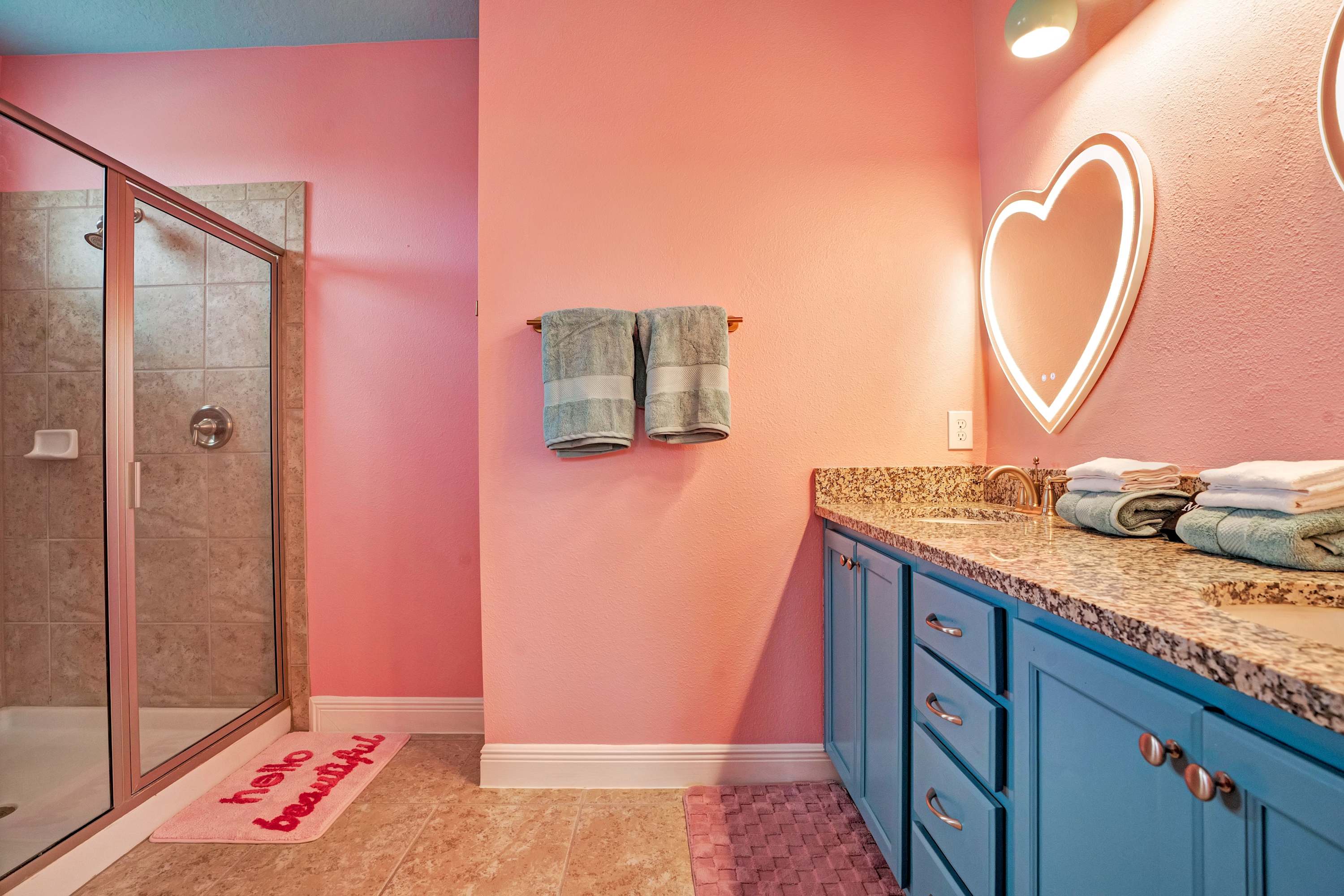 Themed 8BR retreat pool hot tub game room