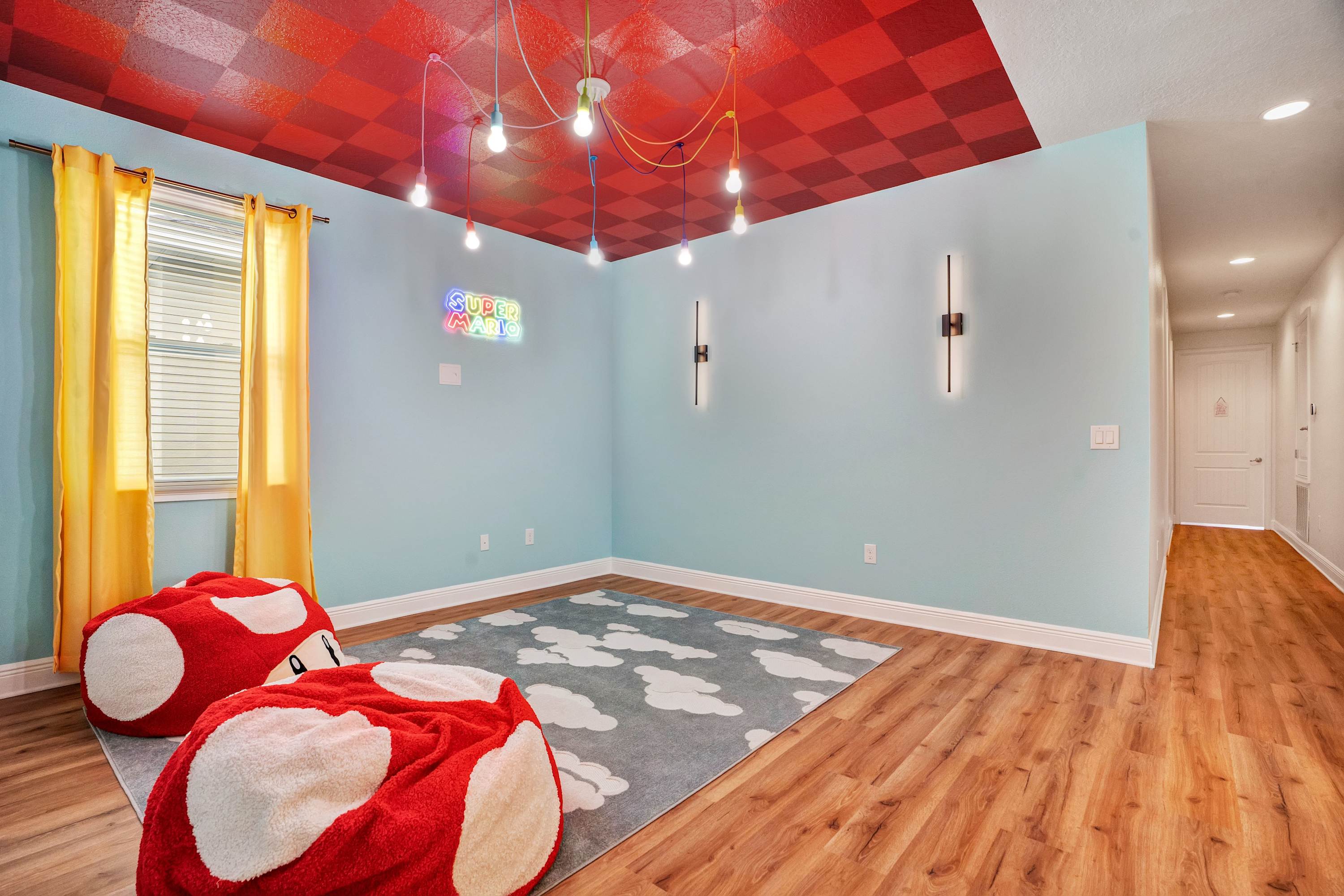 Themed 8BR retreat pool hot tub game room