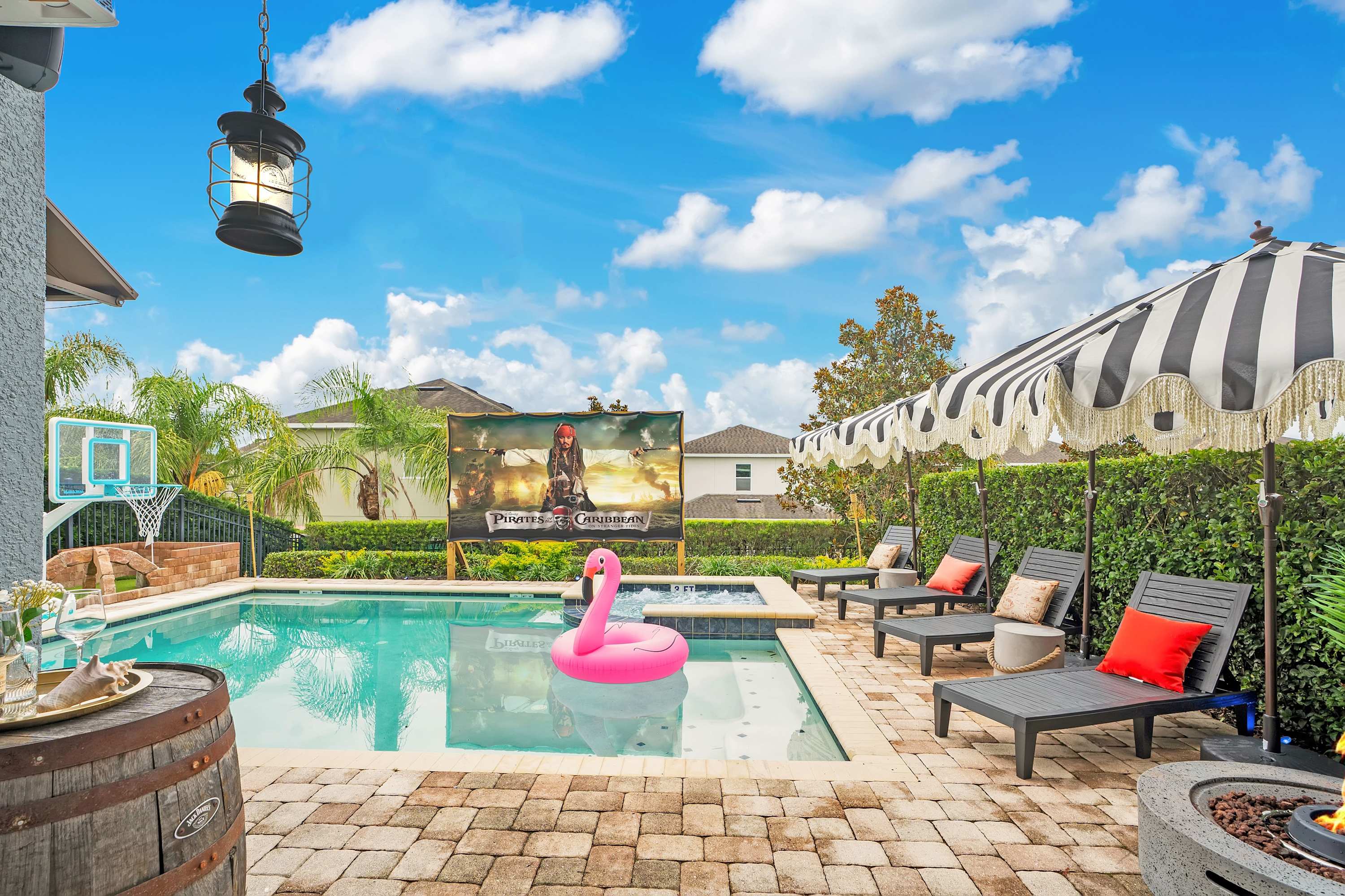 Themed 8BR retreat pool hot tub game room