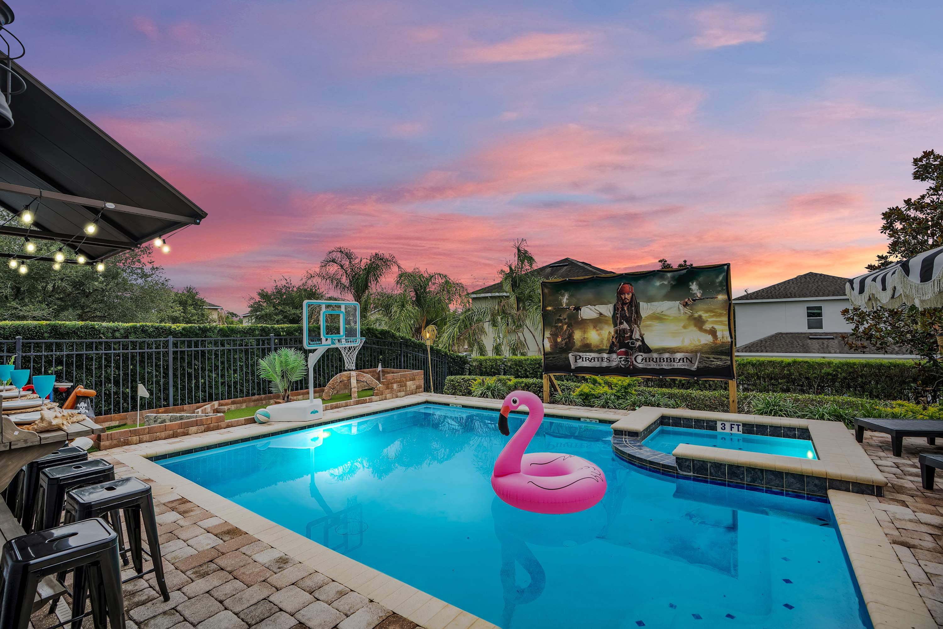 Themed 8BR retreat pool hot tub game room