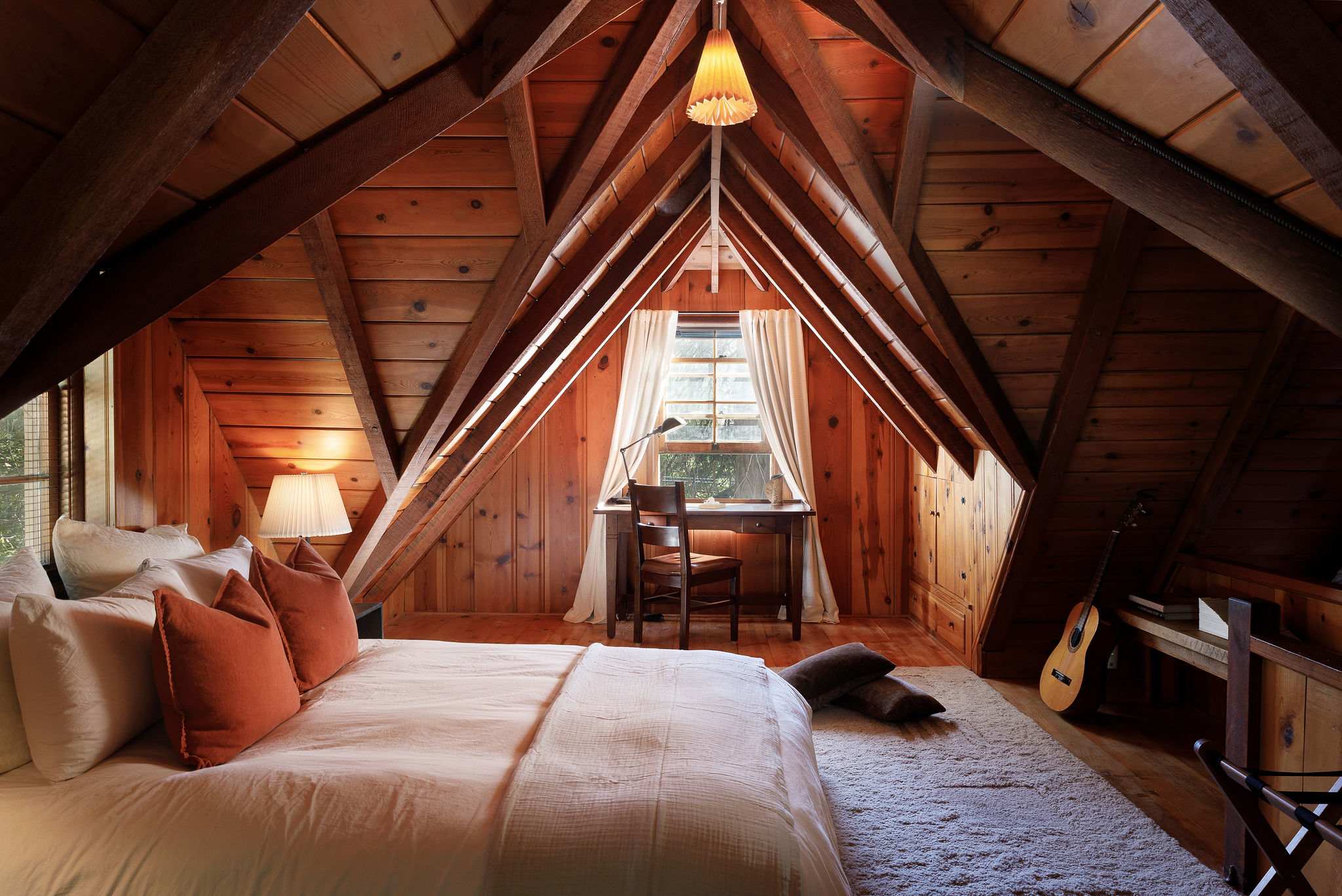 The Writer's Cabin in Lake Arrowhead Woods 3