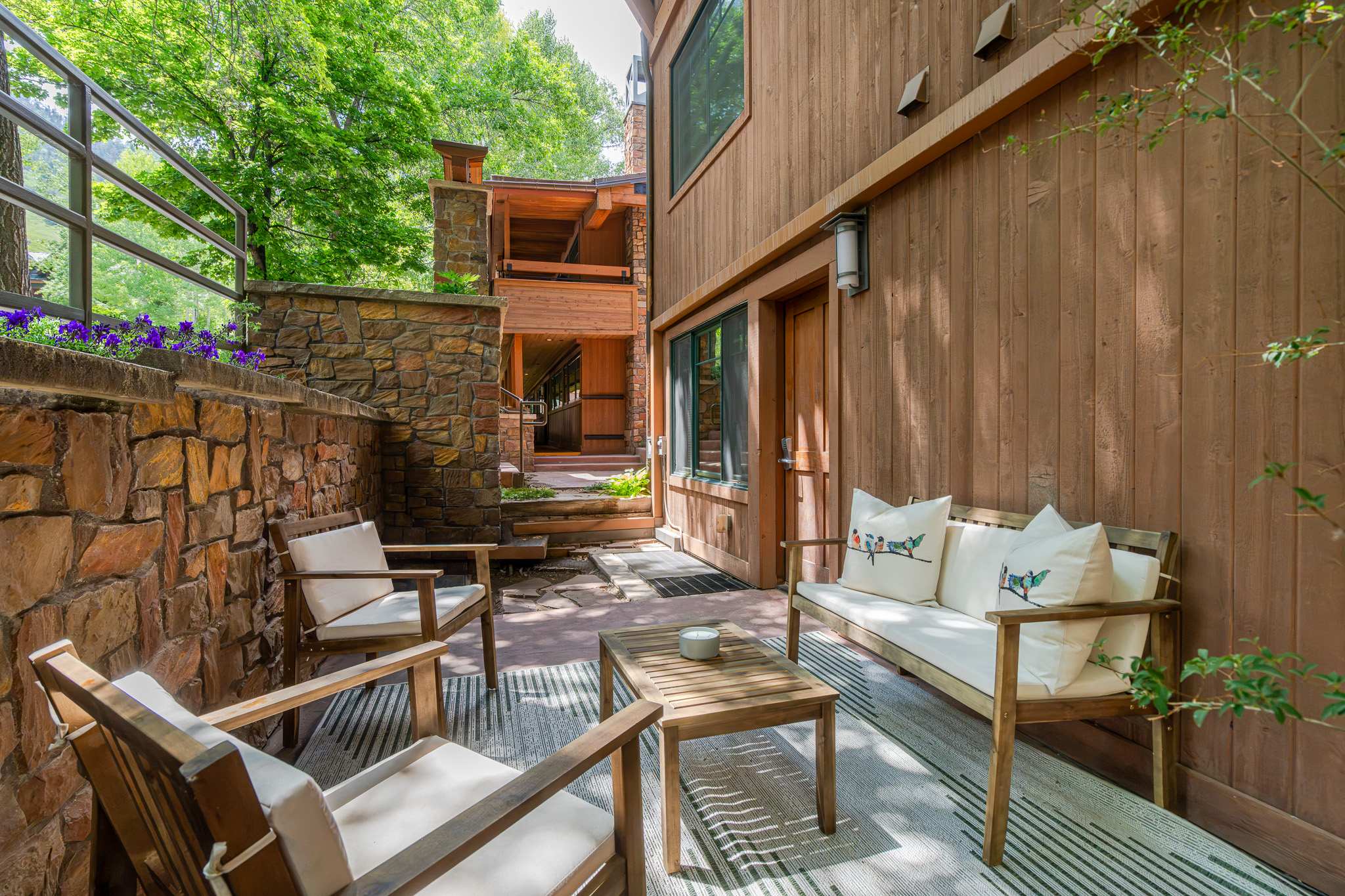 Updated Aspen Core 3/3 with AC, Pool & Hot Tub