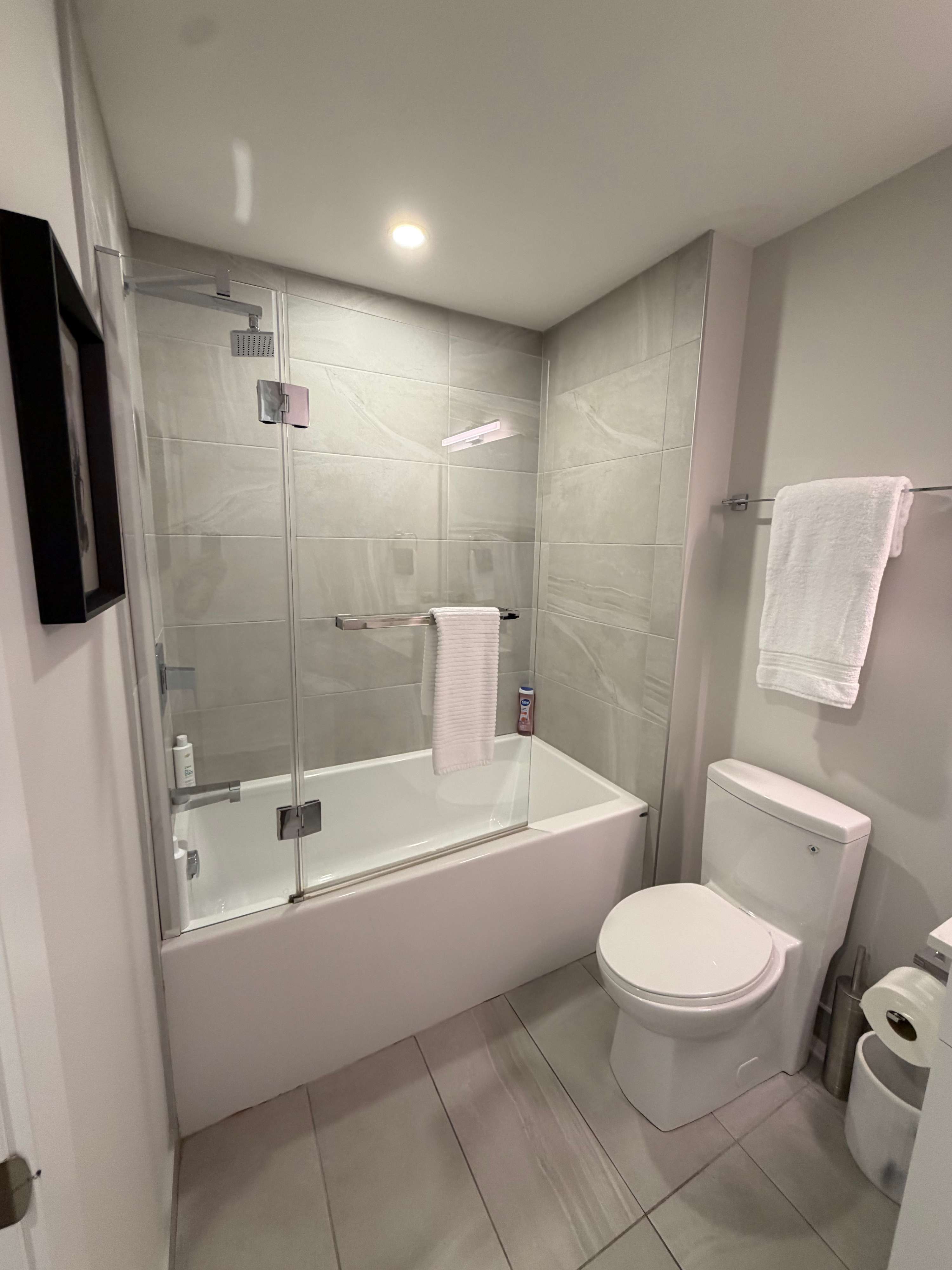 Modern 1 BR with waterview and 6 appliances