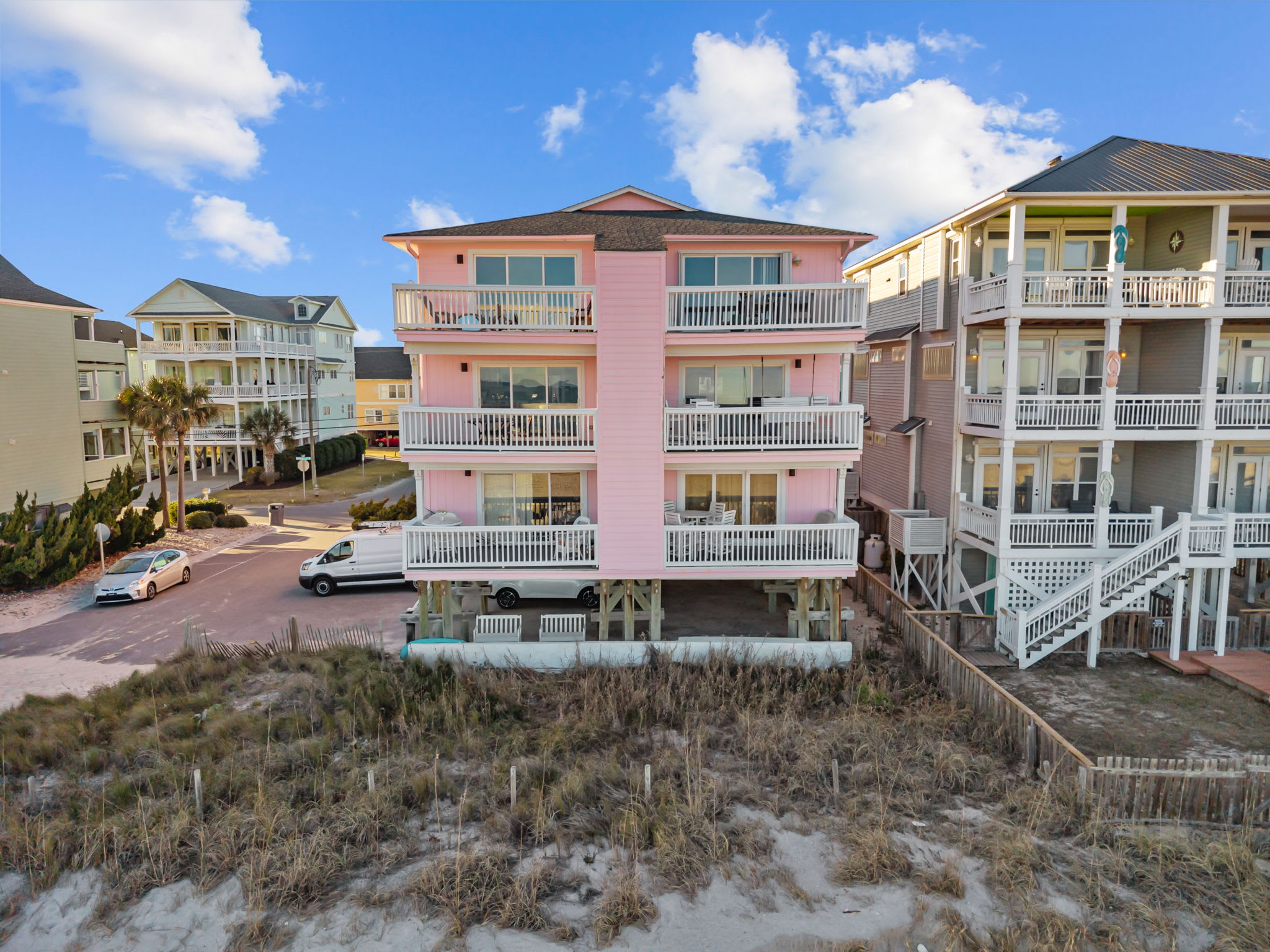 Carolina Beach Oceanfront, Steps to Pier, Pool! Villa