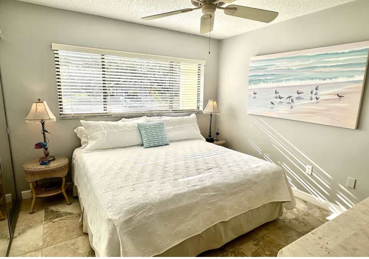 Ground-Floor Condo Walk to Beach