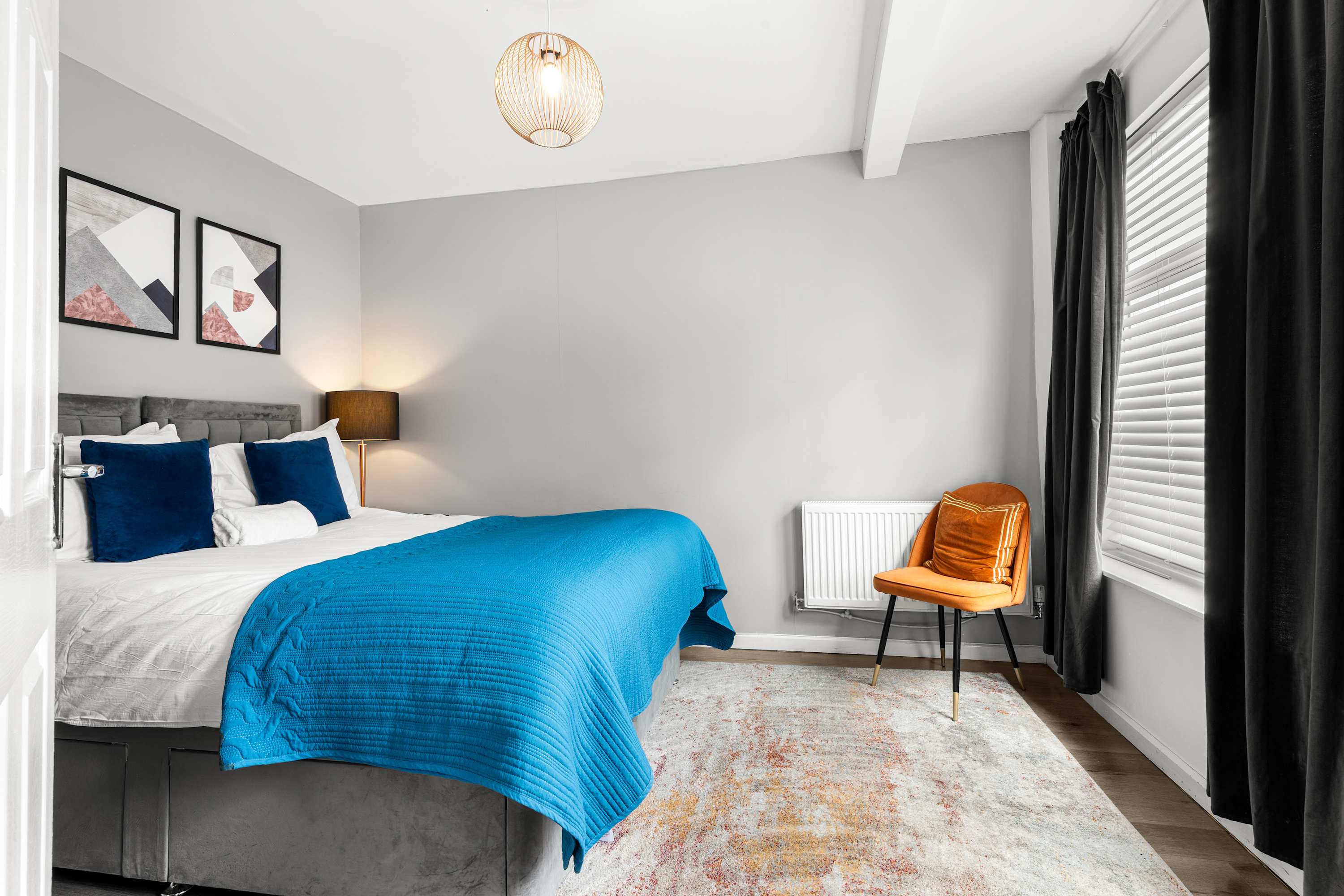 Family Haven 5 min to City Centre + 2 free parking in 42 Hacking Street M7 4YD - Property image 26 - VivreStays