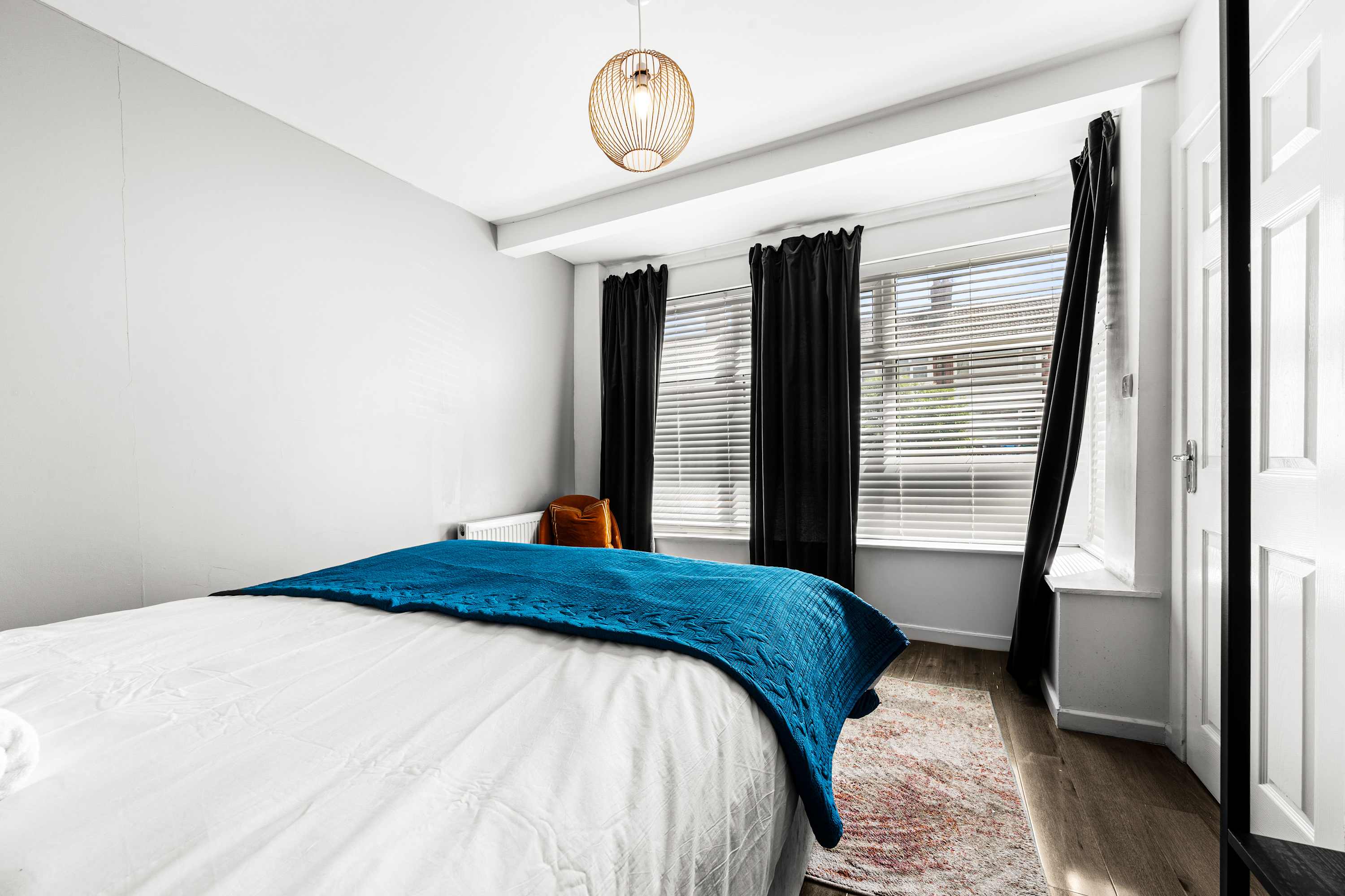 Family Haven 5 min to City Centre + 2 free parking in 42 Hacking Street M7 4YD - Property image 28 - VivreStays