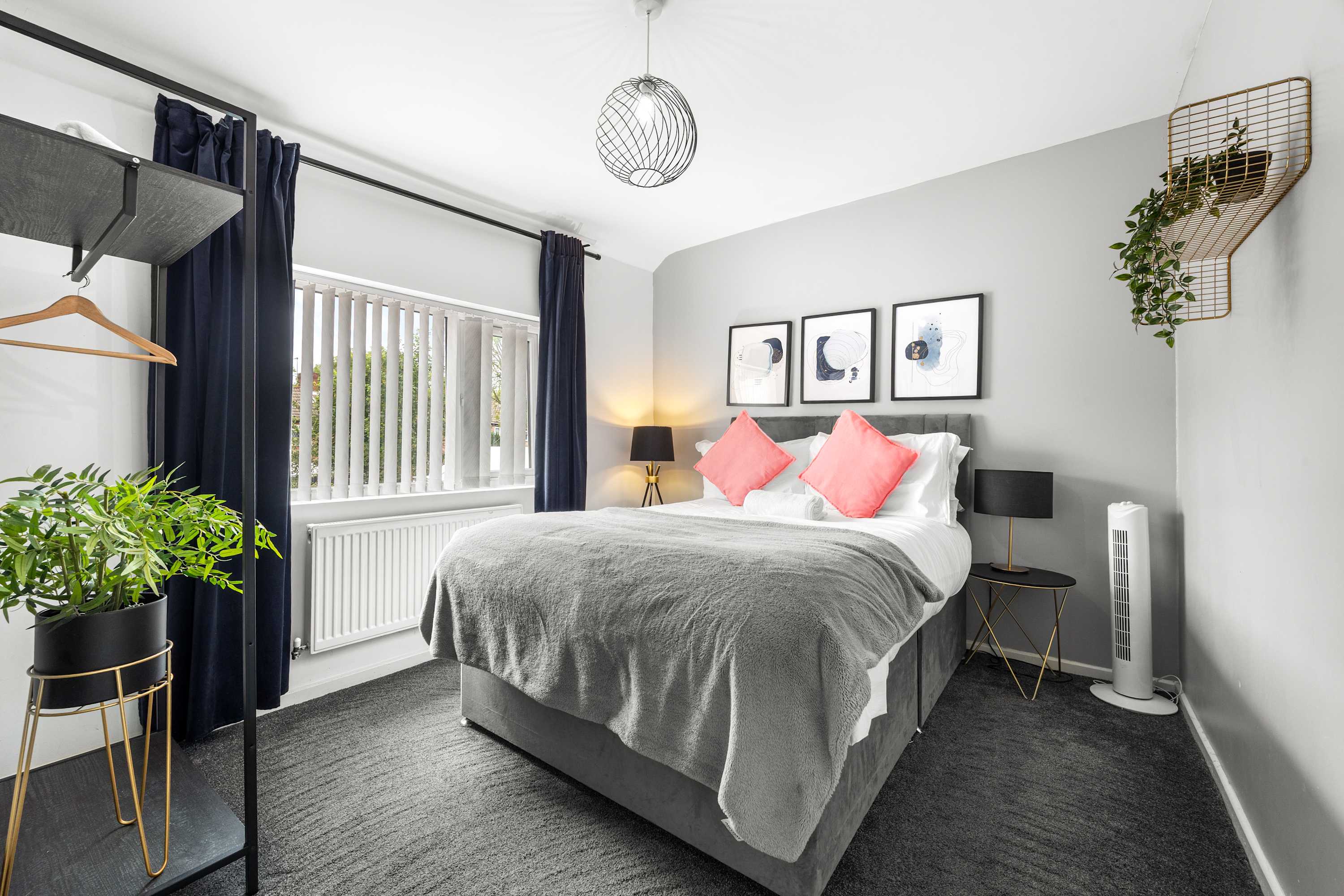 Family Haven 5 min to City Centre + 2 free parking in 42 Hacking Street M7 4YD - Property image 36 - VivreStays