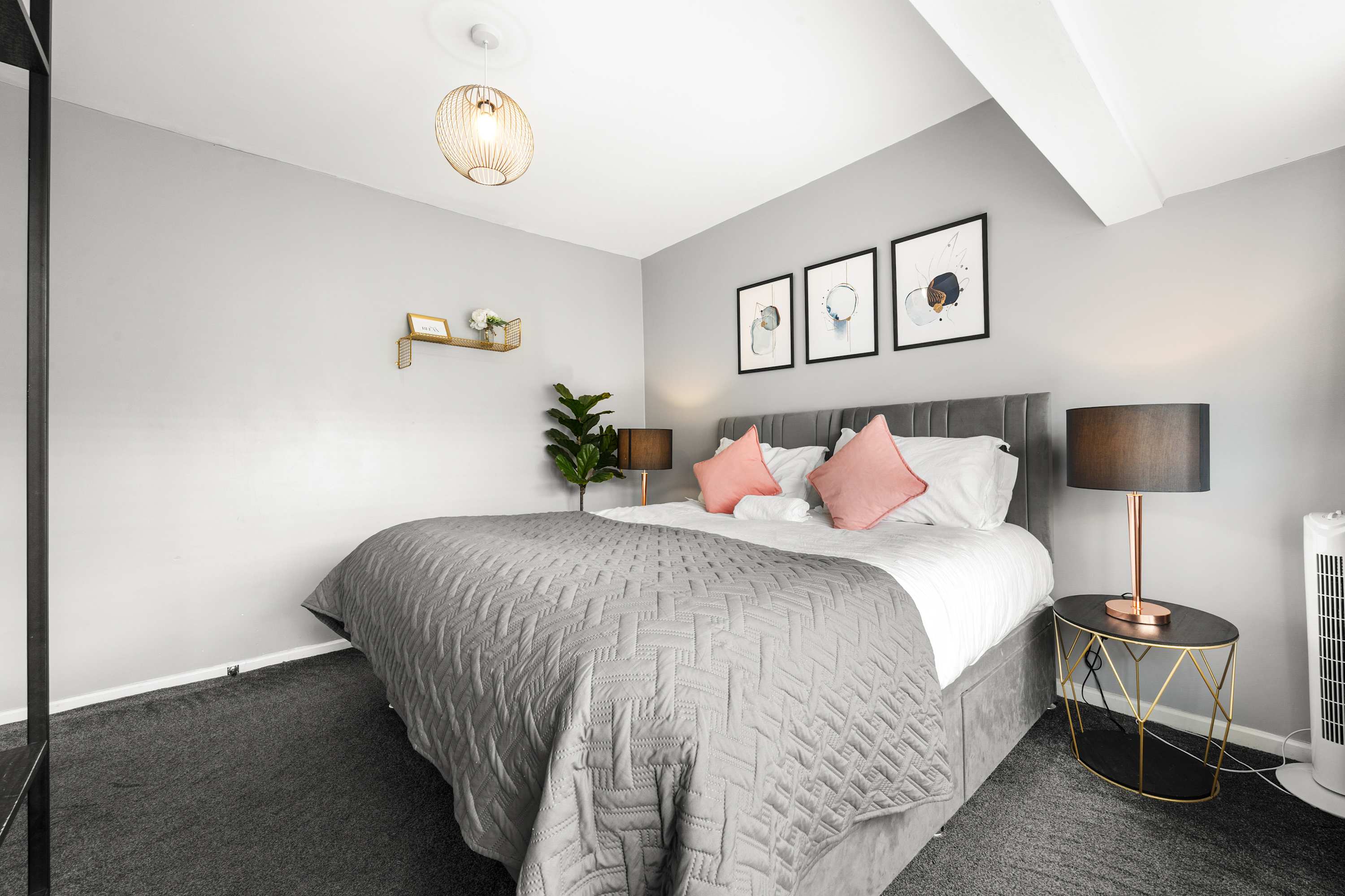 Family Haven 5 min to City Centre + 2 free parking in 42 Hacking Street M7 4YD - Property image 4 - VivreStays
