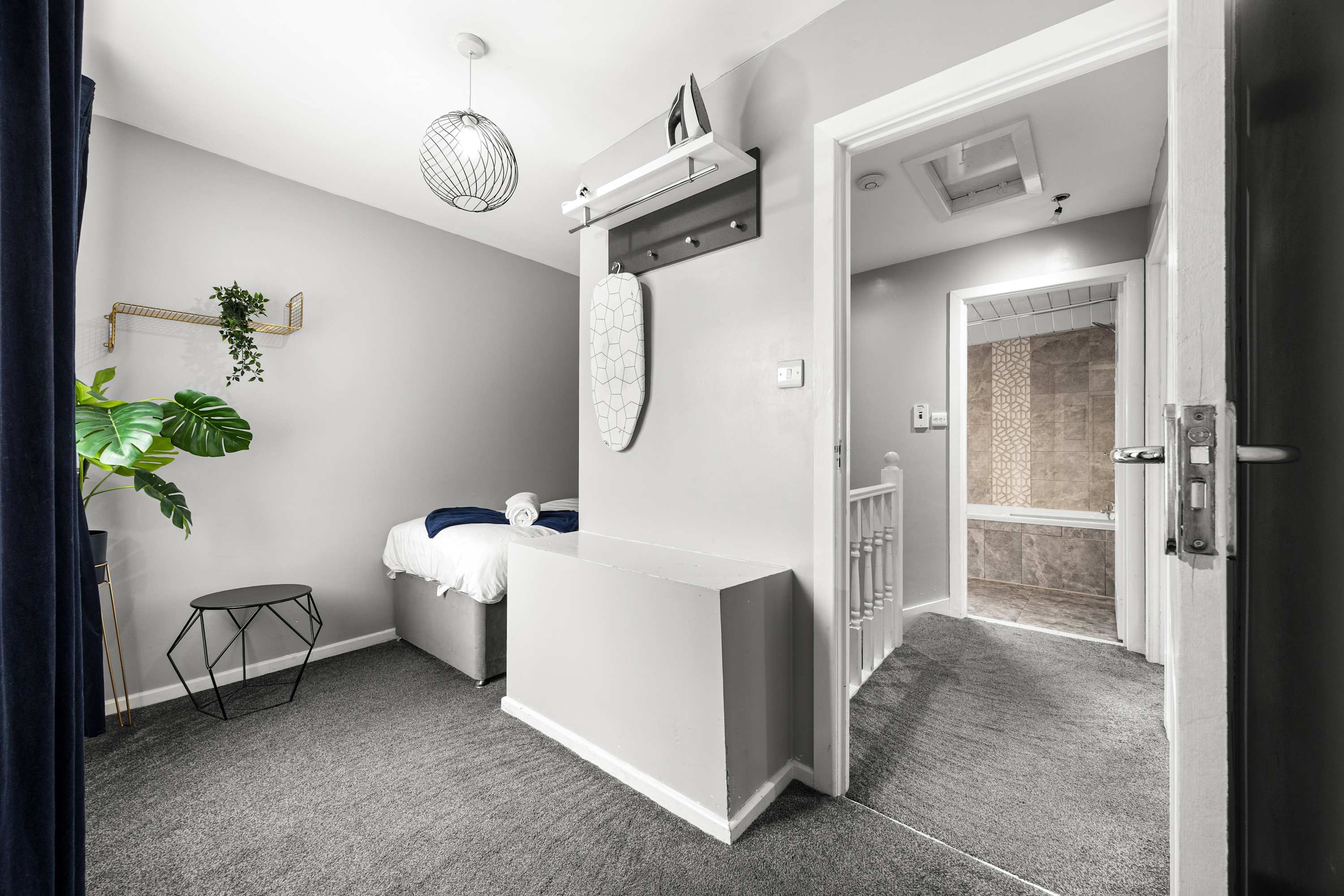 Family Haven 5 min to City Centre + 2 free parking in 42 Hacking Street M7 4YD - Property image 5 - VivreStays