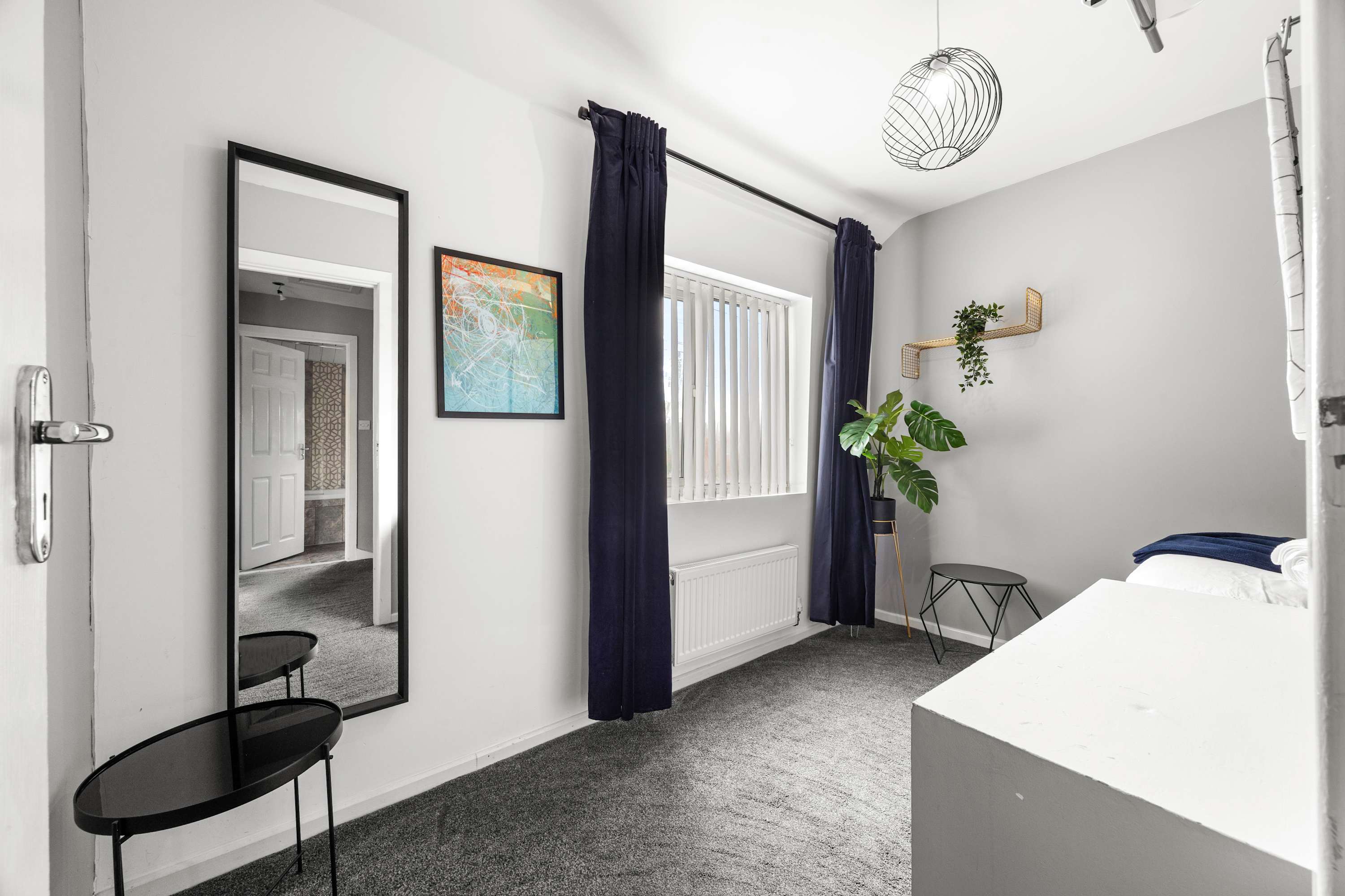 Family Haven 5 min to City Centre + 2 free parking in 42 Hacking Street M7 4YD - Property image 42 - VivreStays