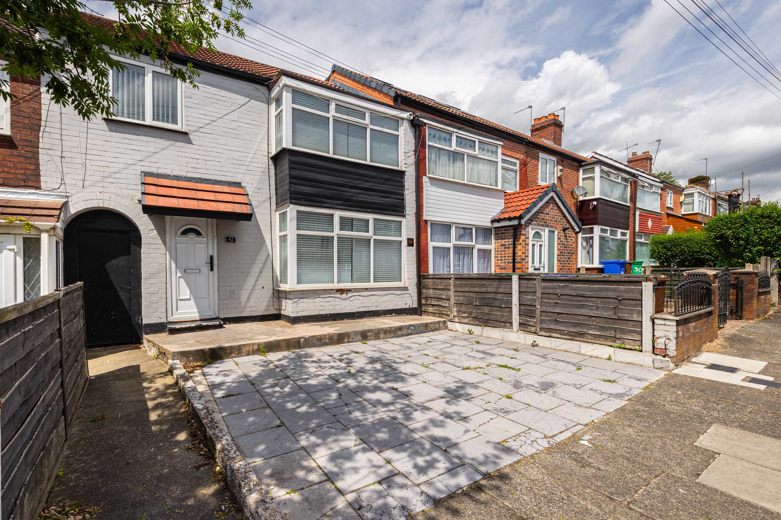 Family Haven 5 min to City Centre + 2 free parking in 42 Hacking Street M7 4YD - Property image 43 - VivreStays