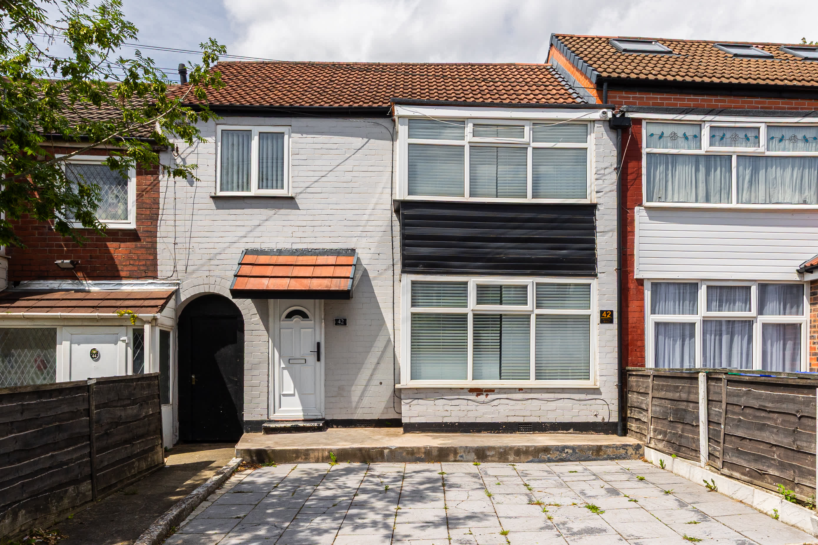 Family Haven 5 min to City Centre + 2 free parking in 42 Hacking Street M7 4YD - Property image 44 - VivreStays