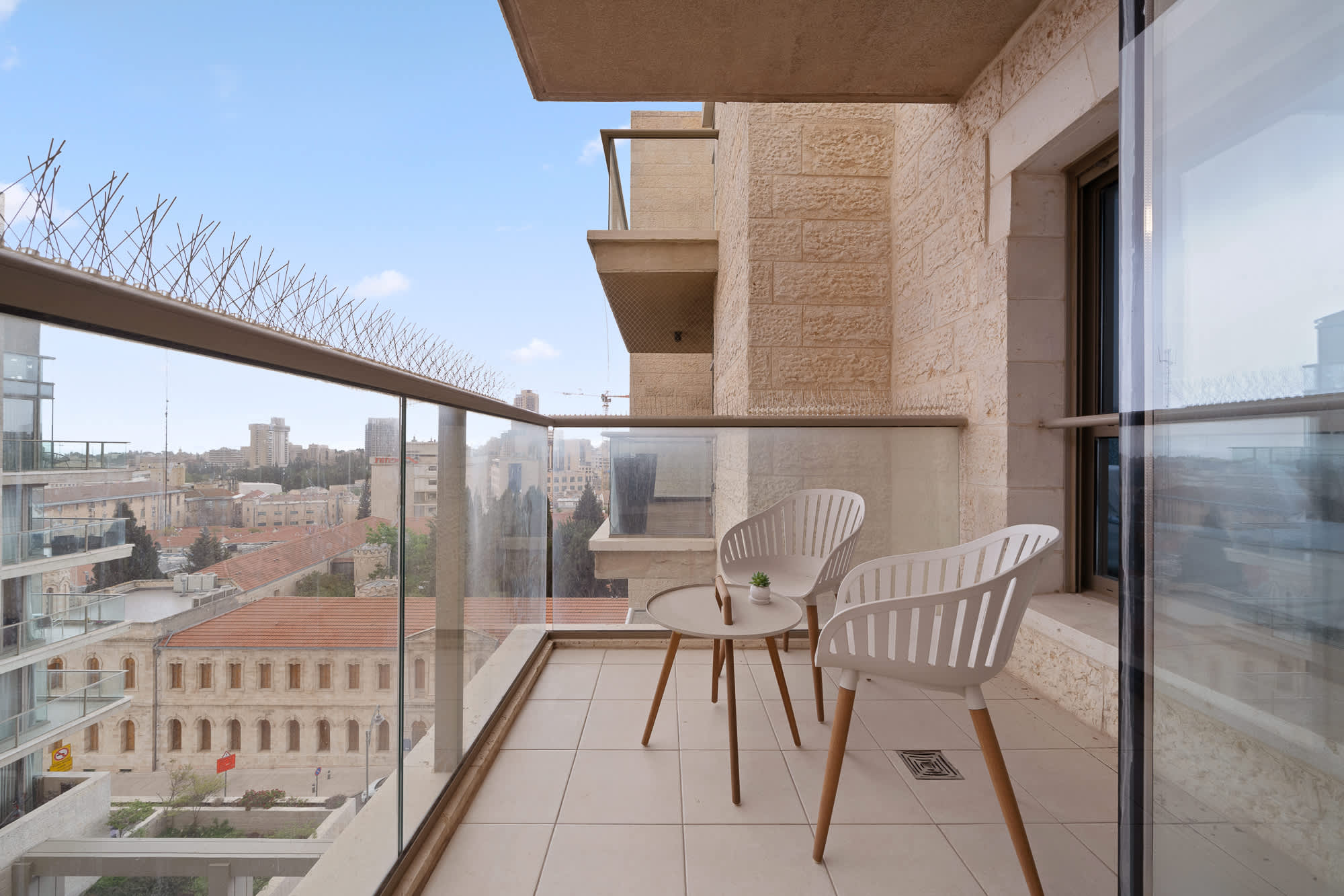 Luxurious 1BDR Terrace Parking in City Central photo 6