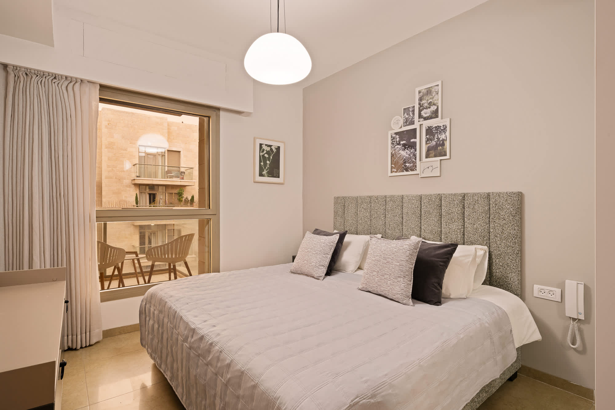 Luxurious 1BDR Terrace Parking in City Central photo 17