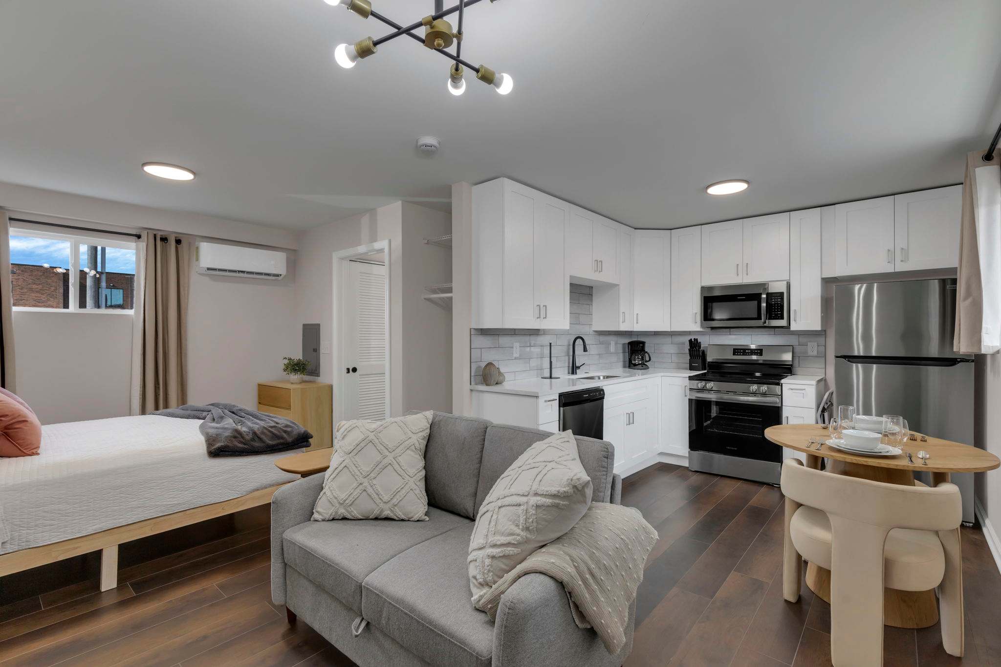 The Garden Unit | Cozy Studio in Olde Towne East in Columbus, OH