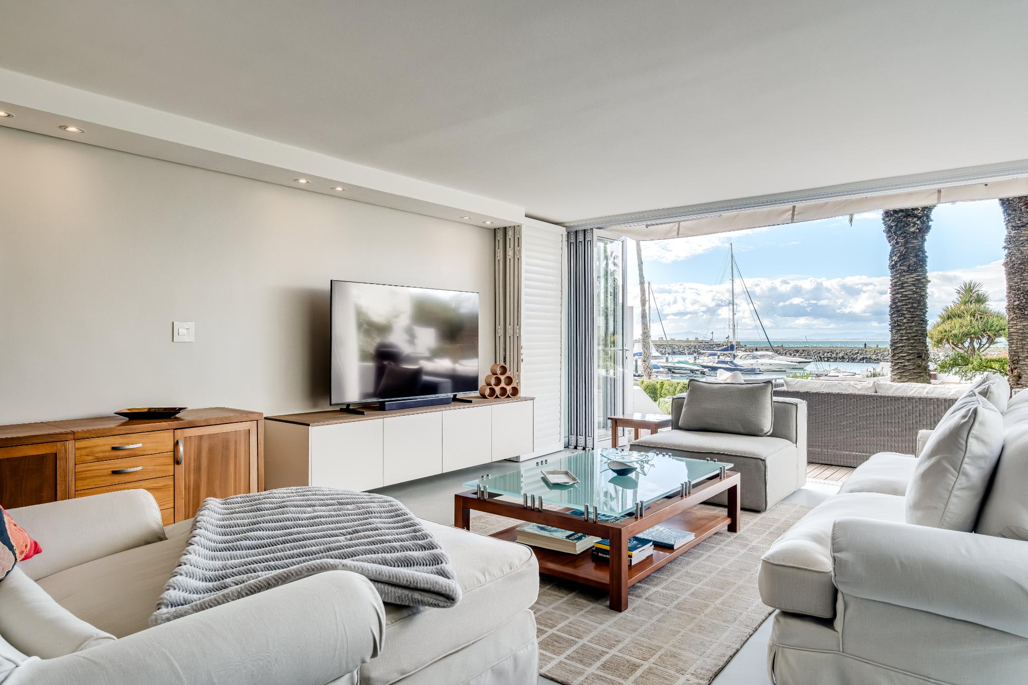 Safe 2 Bed with View in The Waterclub Bella Marina | Photo 2