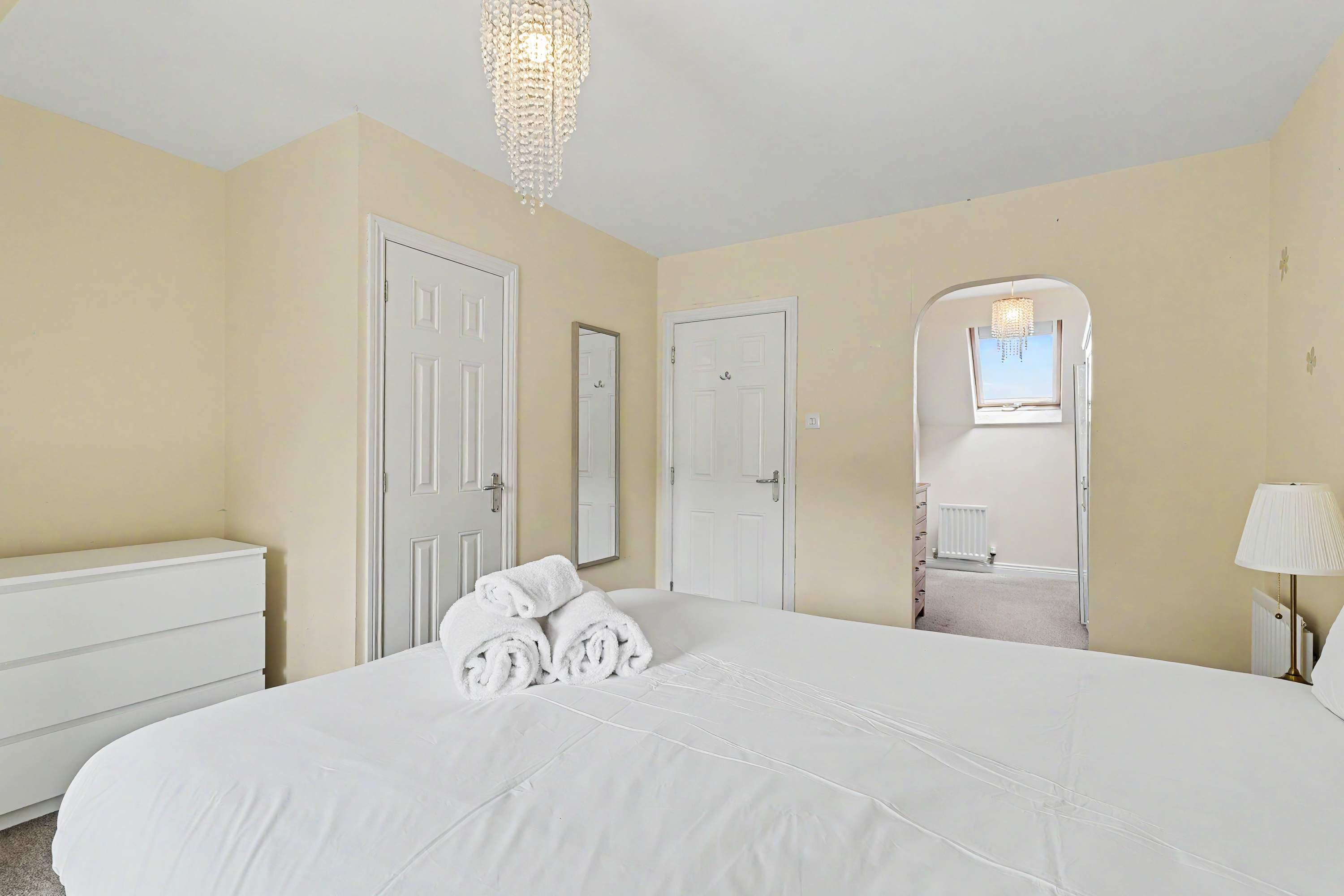 3 Bedroom Family Home in Peaceful Neighbourhood in Hawthorn Avenue 59 G72 7AE - Property image 10 - VivreStays