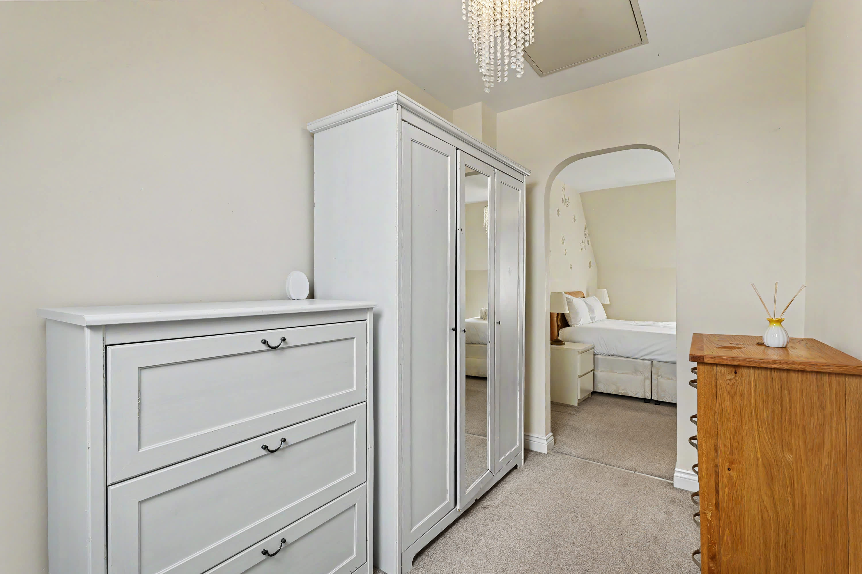 3 Bedroom Family Home in Peaceful Neighbourhood in Hawthorn Avenue 59 G72 7AE - Property image 8 - VivreStays