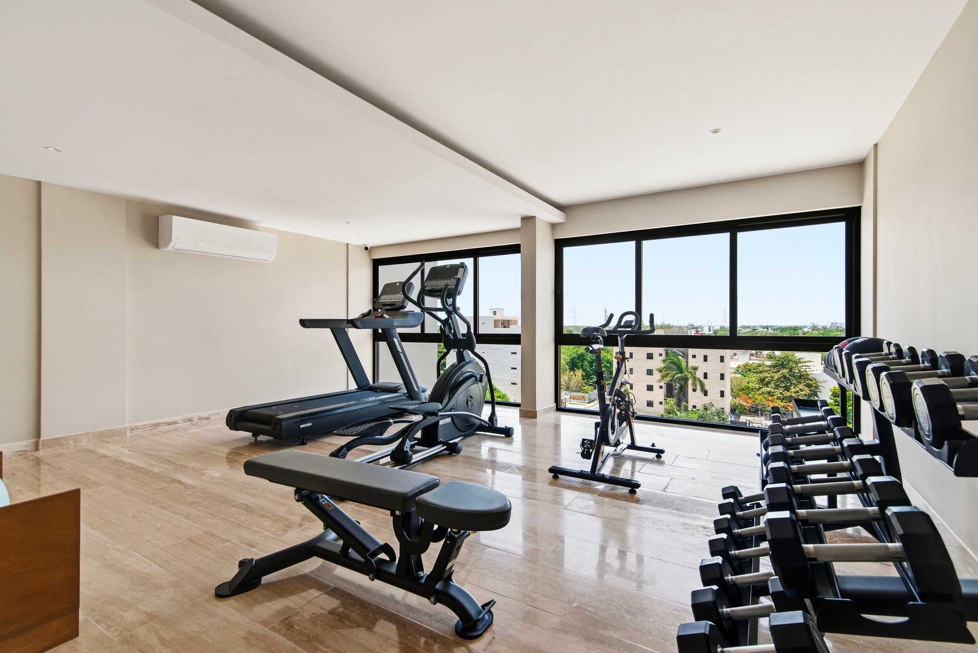 Modern Studio Near 5th Ave & Beach