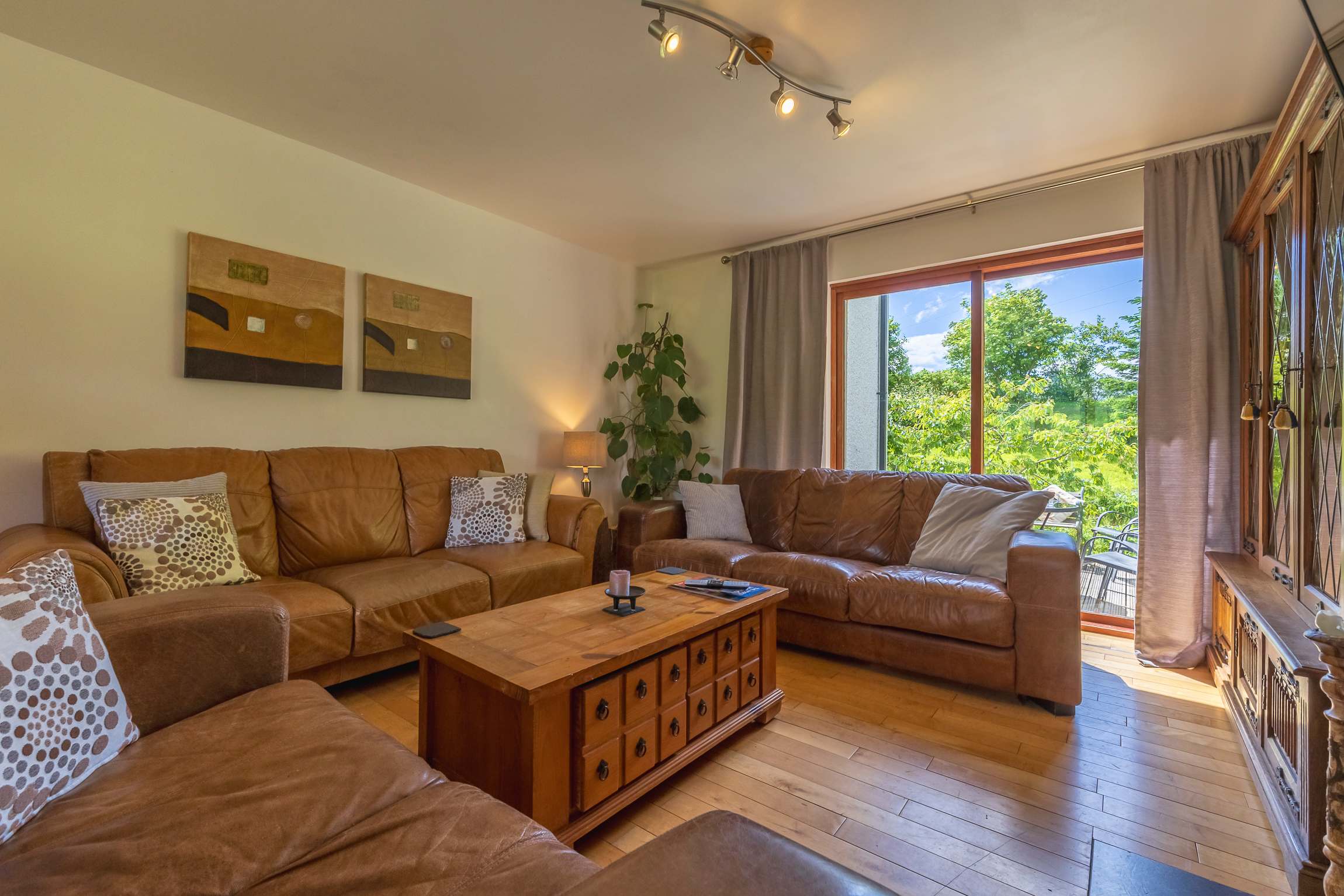 5-Bed Highland Lodge | NC500| Sleeps 10 in N/A IV17 0XN - Property image 12 - VivreStays