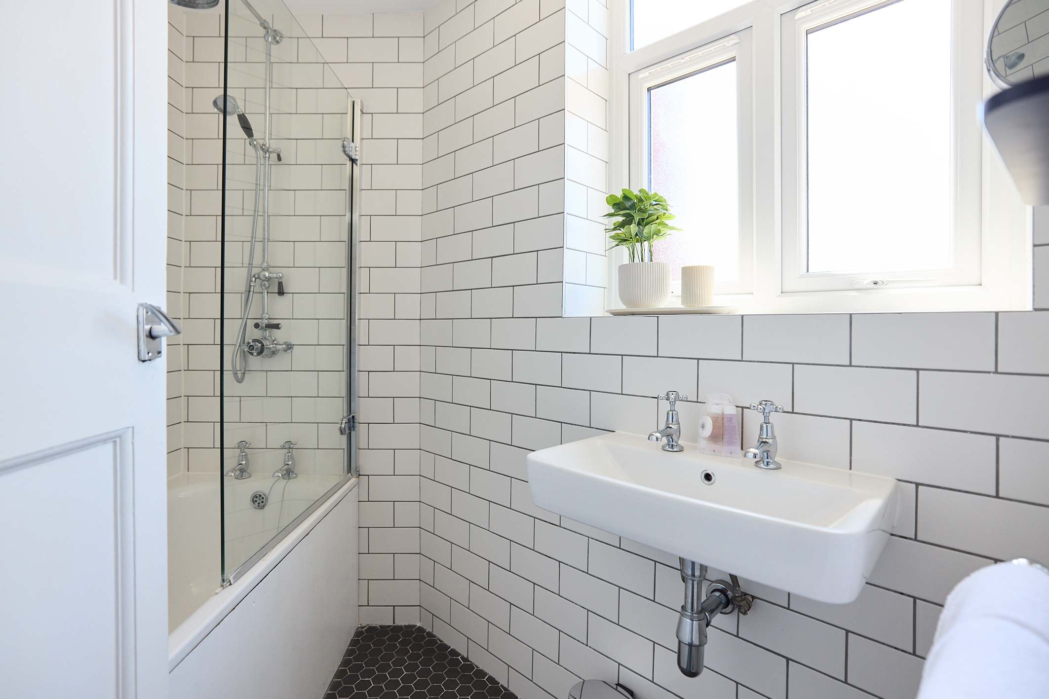 The Green Room on New Park in 17 New Park Court Brixton Hill SW2 1HS - Property image 23 - VivreStays