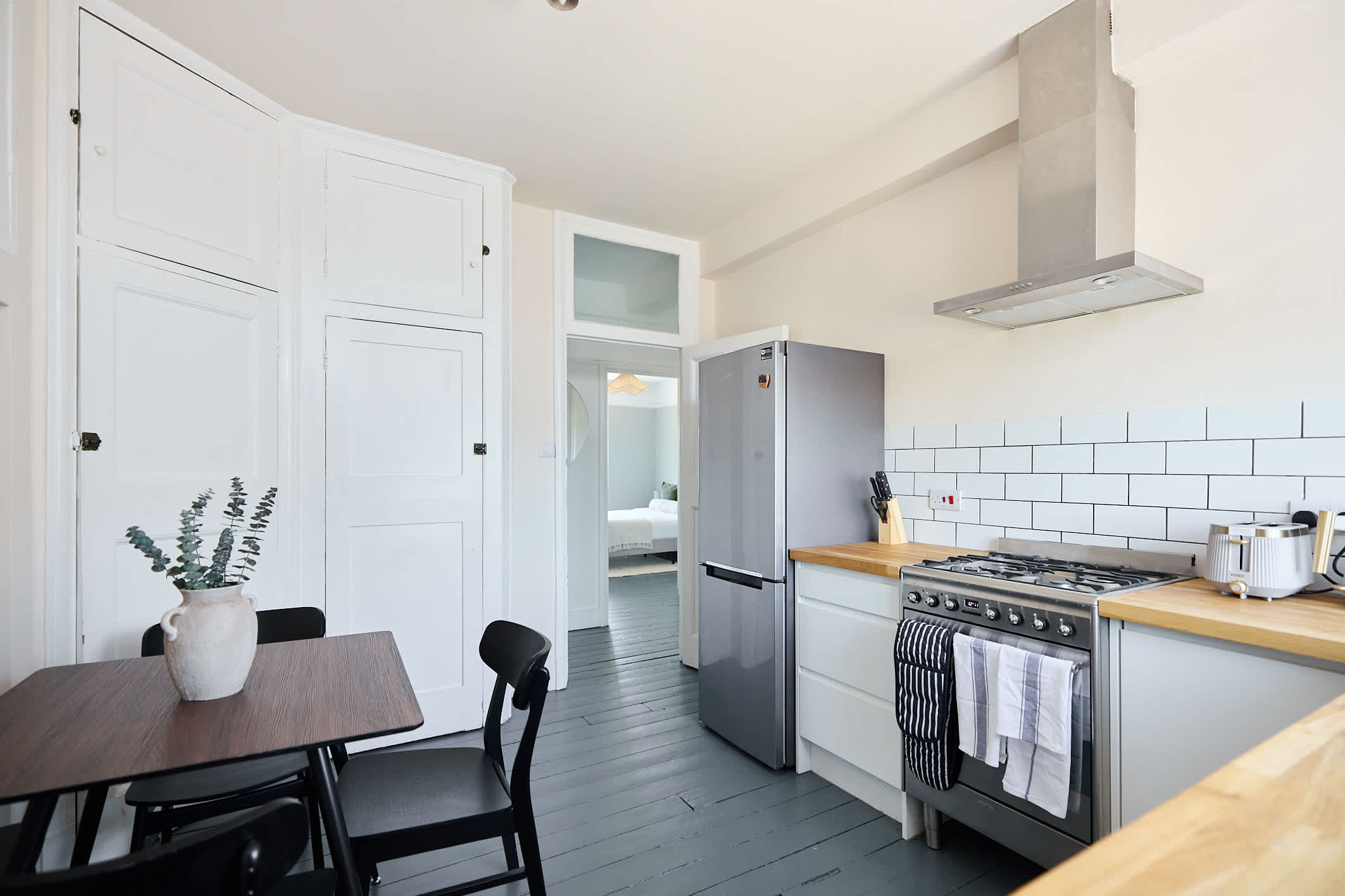 The Green Room on New Park in 17 New Park Court Brixton Hill SW2 1HS - Property image 7 - VivreStays