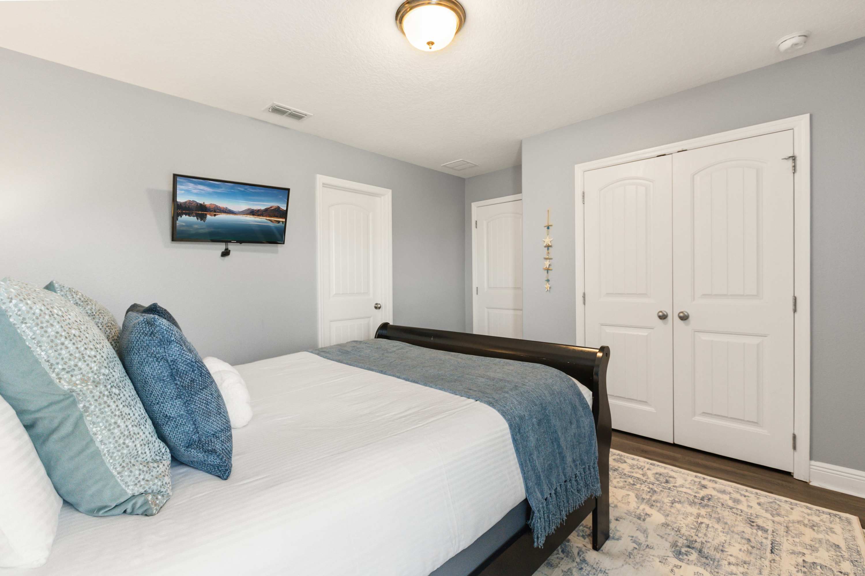 Comfortable Single Bed with Smart TV for Relaxing Evenings