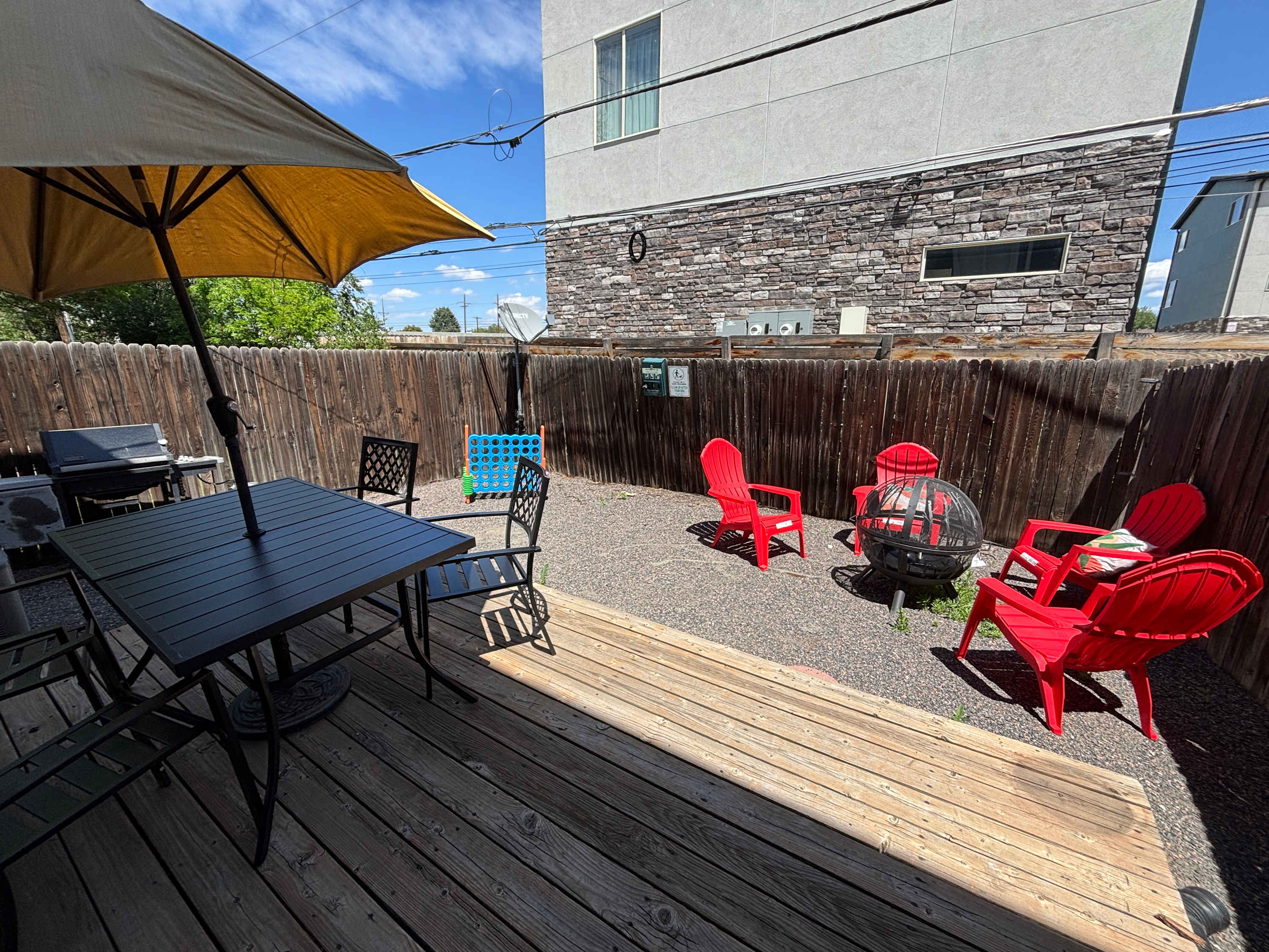 Spacious Townhouse With Backyard Deck - Inviting Family Retreat - デンバー, CO