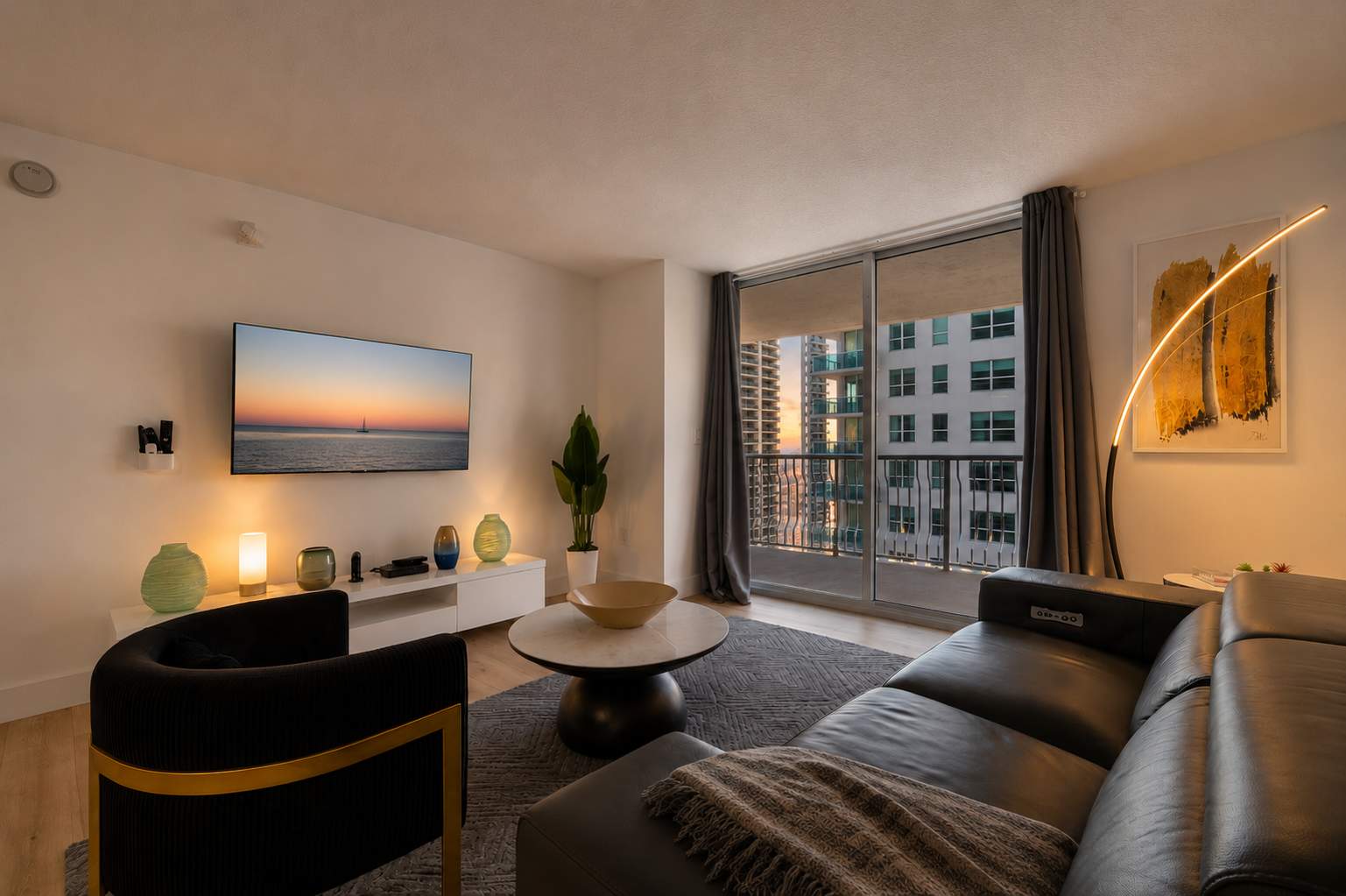 Luxury Brickell 1BR With City Views & Rooftop Pool