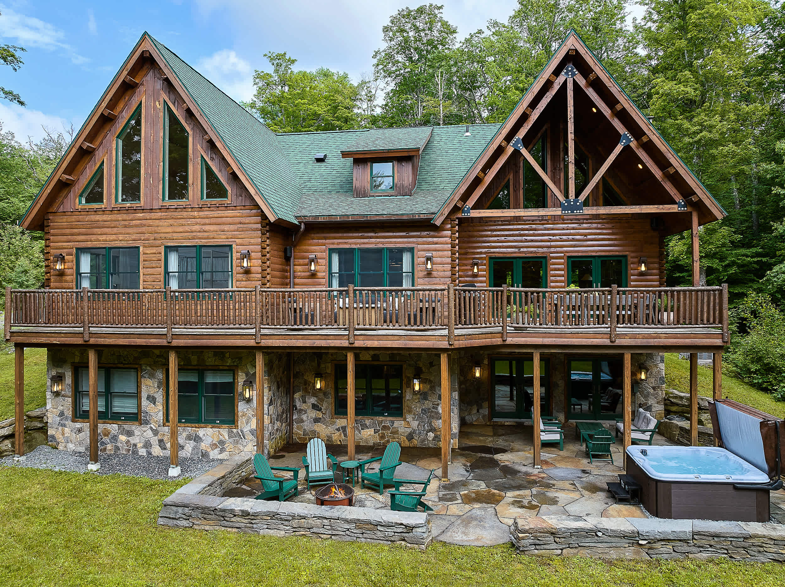 Cedar and Stone House Minutes from Mt Snow Hermitage | Photo 8