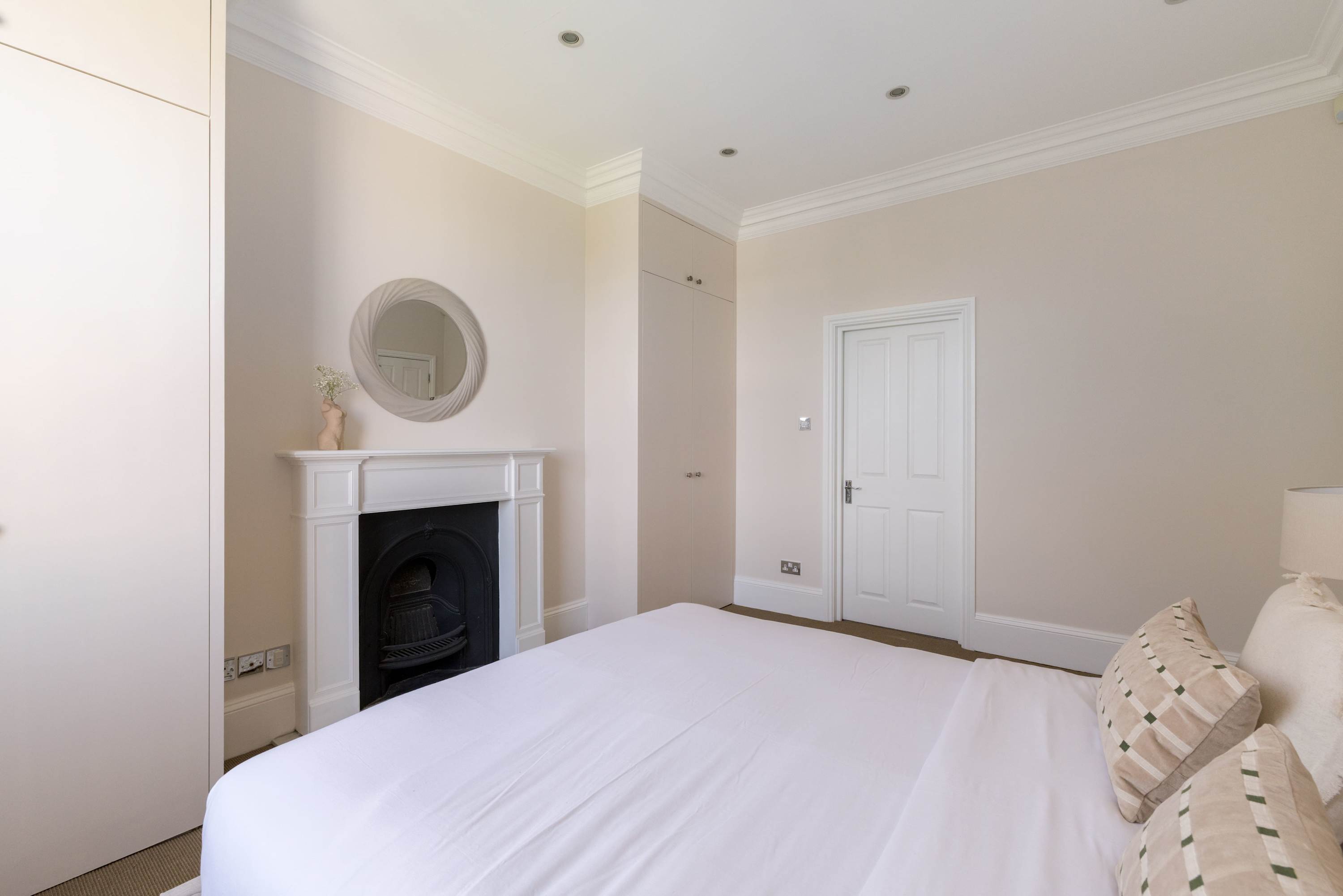 The Steele Blue House in Steele's Road 22 NW3 4SH - Property image 25 - VivreStays