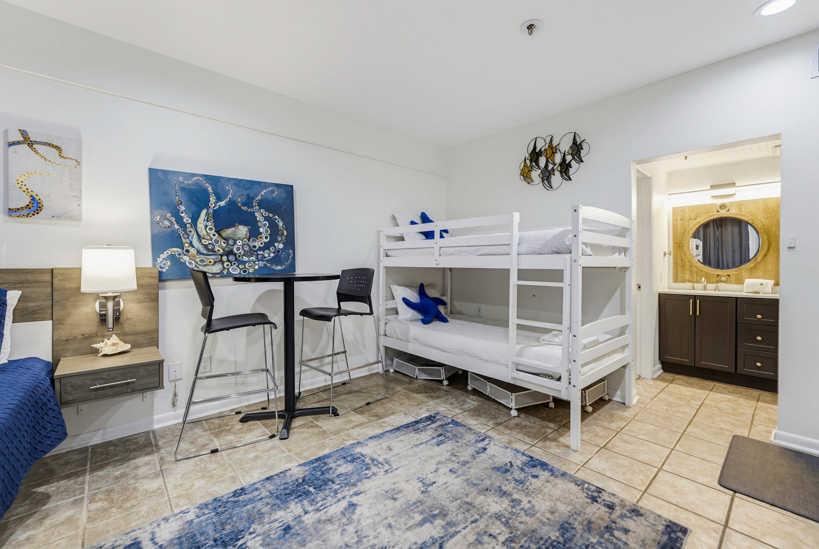 514 Sunsuite | Photo 8