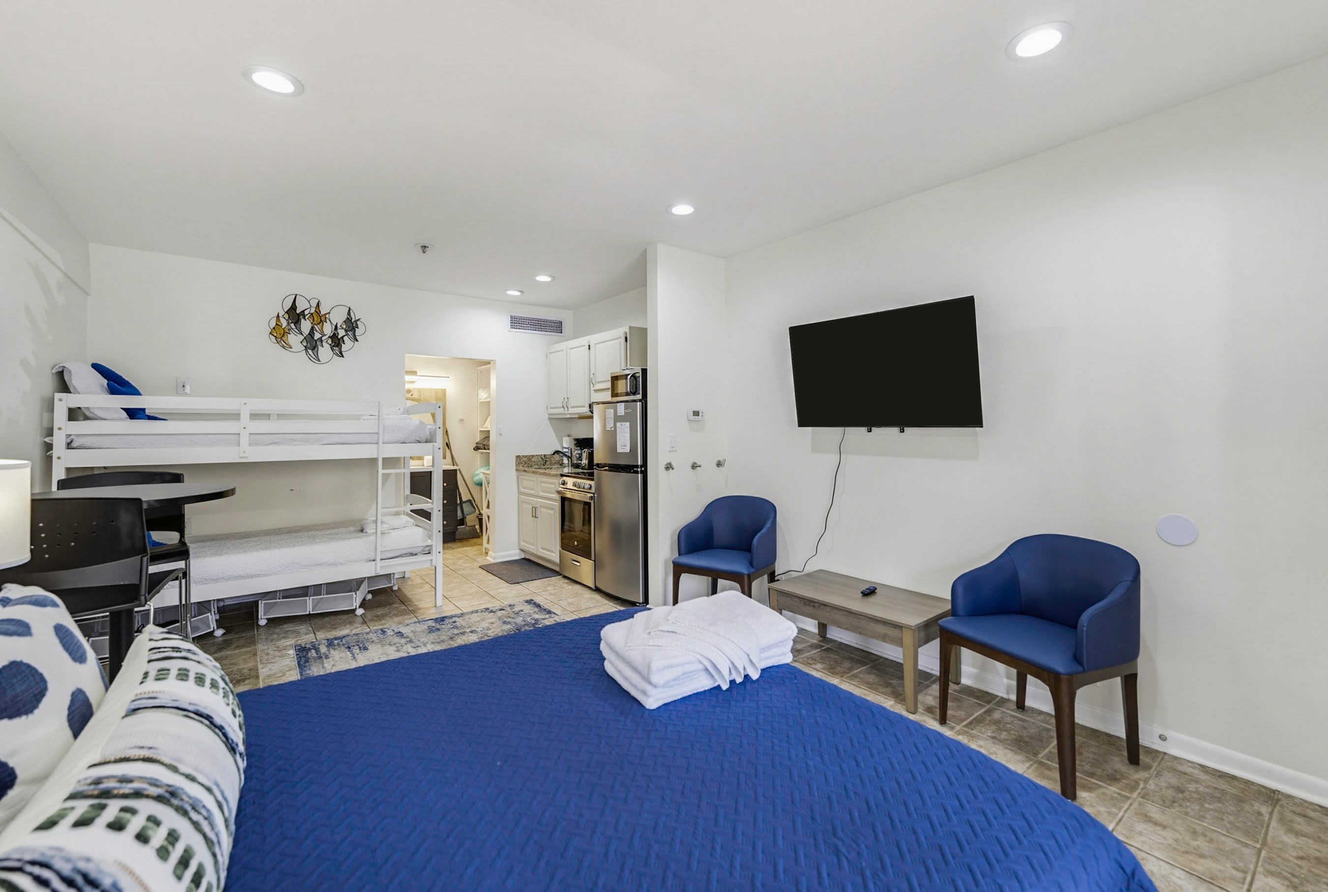514 Sunsuite | Photo 7