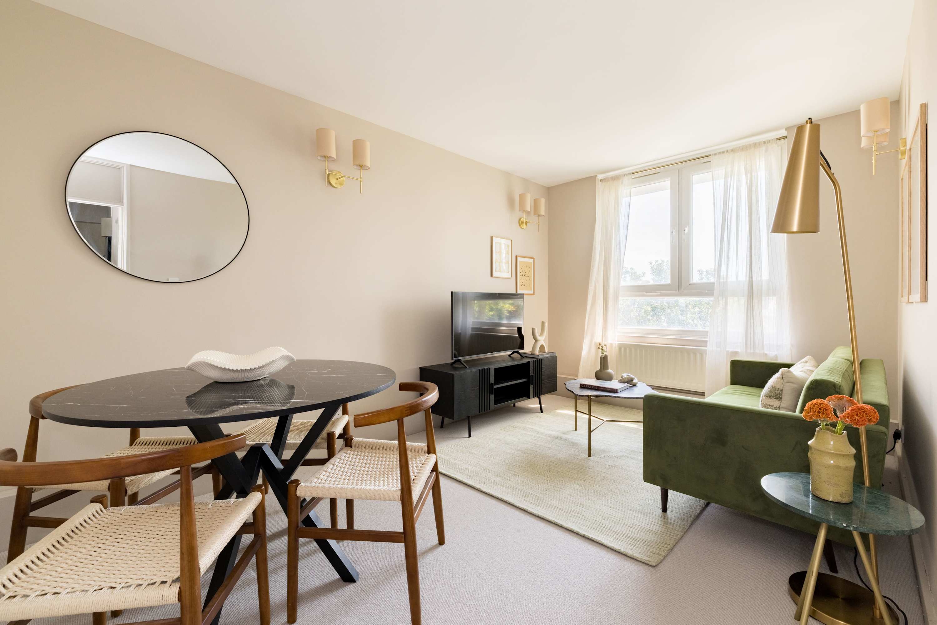 View Take Five on the Green Take Five on the Green serviced apartment - London - VivreStays